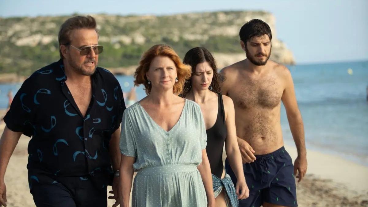 ricchi a tutti i costi con christian de sica e angela finocchiaro stasera su canale 5 da Gazzetta.it ricchi a tutti i costi con christian de sica e angela finocchiaro stasera su canale 5