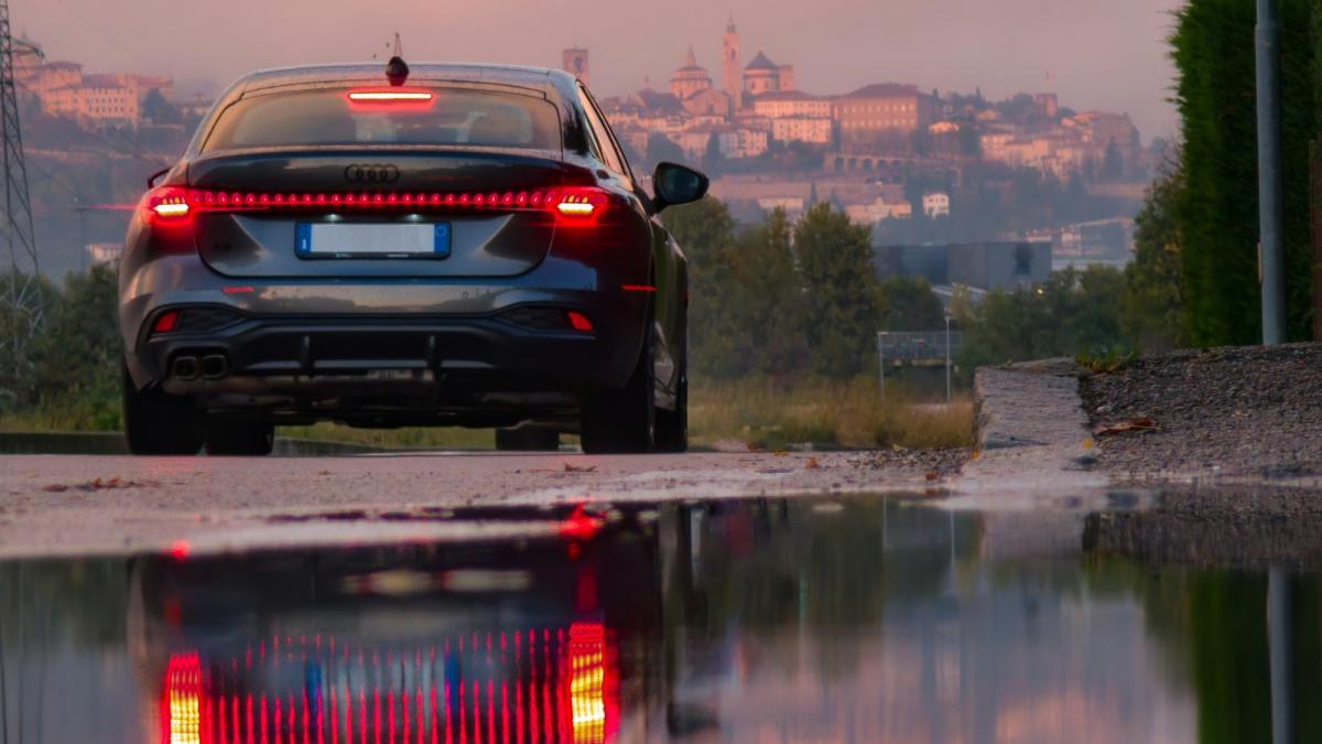 auto nelle pozzanghere come evitare danni da migliaia di euro da Gazzetta.it auto nelle pozzanghere come evitare danni da migliaia di euro