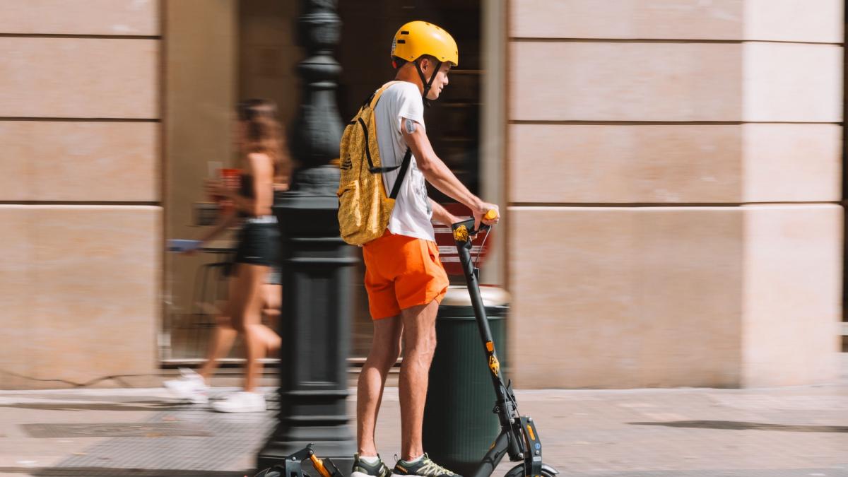 quali sono i caschi omologati per i monopattini elettrici da Gazzetta.it quali sono i caschi omologati per i monopattini elettrici