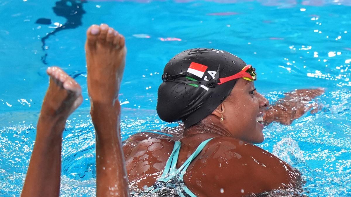 sara curtis da leggenda bronzo nei 50 sl 232 la sua quinta medaglia domani pu242 battere il record da Gazzetta.it sara curtis da leggenda bronzo nei 50 sl 232 la sua quinta medaglia domani pu242 battere il record