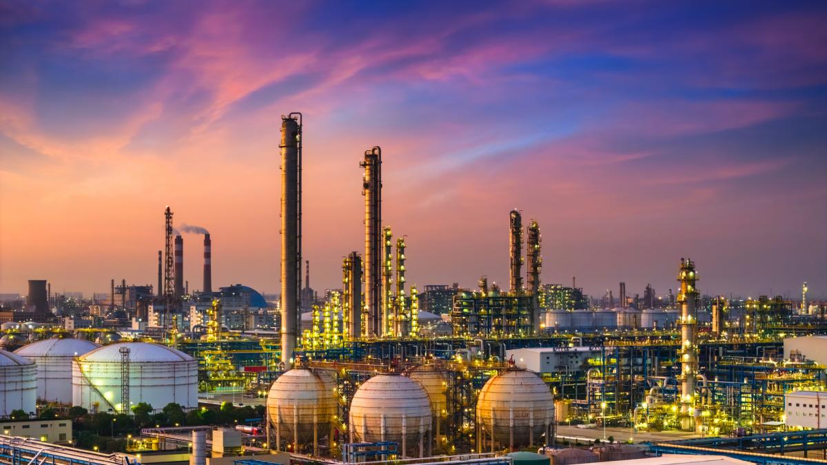prezzi benzina e diesel fari puntati sugli extraprofitti delle raffinerie da Gazzetta.it prezzi benzina e diesel fari puntati sugli extraprofitti delle raffinerie