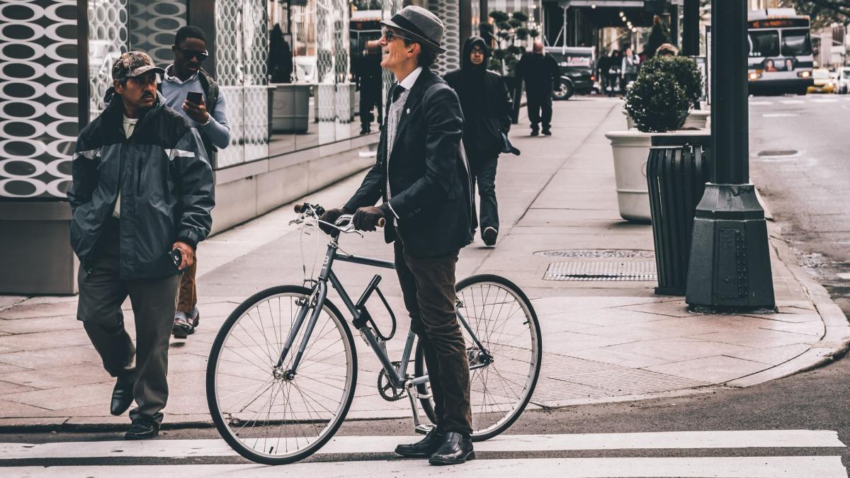 attraversare sulle strisce con bici e monopattini quando si rischia la multa da Gazzetta.it attraversare sulle strisce con bici e monopattini quando si rischia la multa