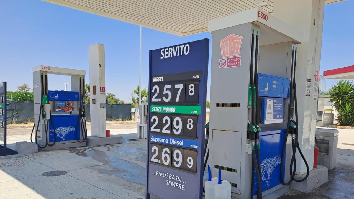 prezzi benzina e diesel il governo proroga lo sconto sul gasolio fino al 5 settembre da Gazzetta.it prezzi benzina e diesel il governo proroga lo sconto sul gasolio fino al 5 settembre