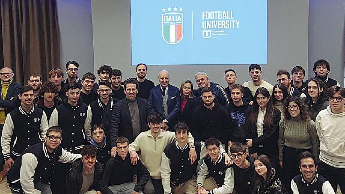san raffaele di roma il pallone entra all universit224 nascono due corsi di laurea sul calcio da Gazzetta.it san raffaele di roma il pallone entra all universit224 nascono due corsi di laurea sul calcio