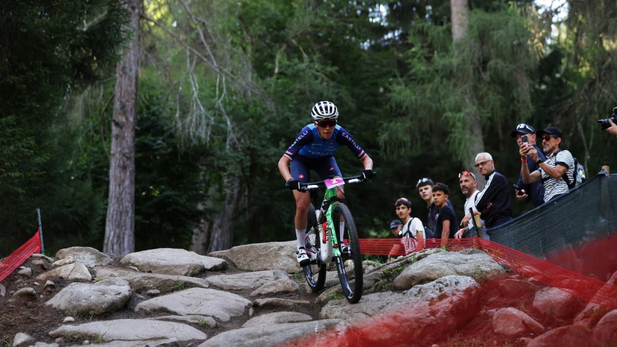 mondiali mountain bike arriva il secondo oro per l8217italia valentina corvi domina tra le under 23 da Gazzetta.it mondiali mountain bike arriva il secondo oro per l8217italia valentina corvi domina tra le under 23