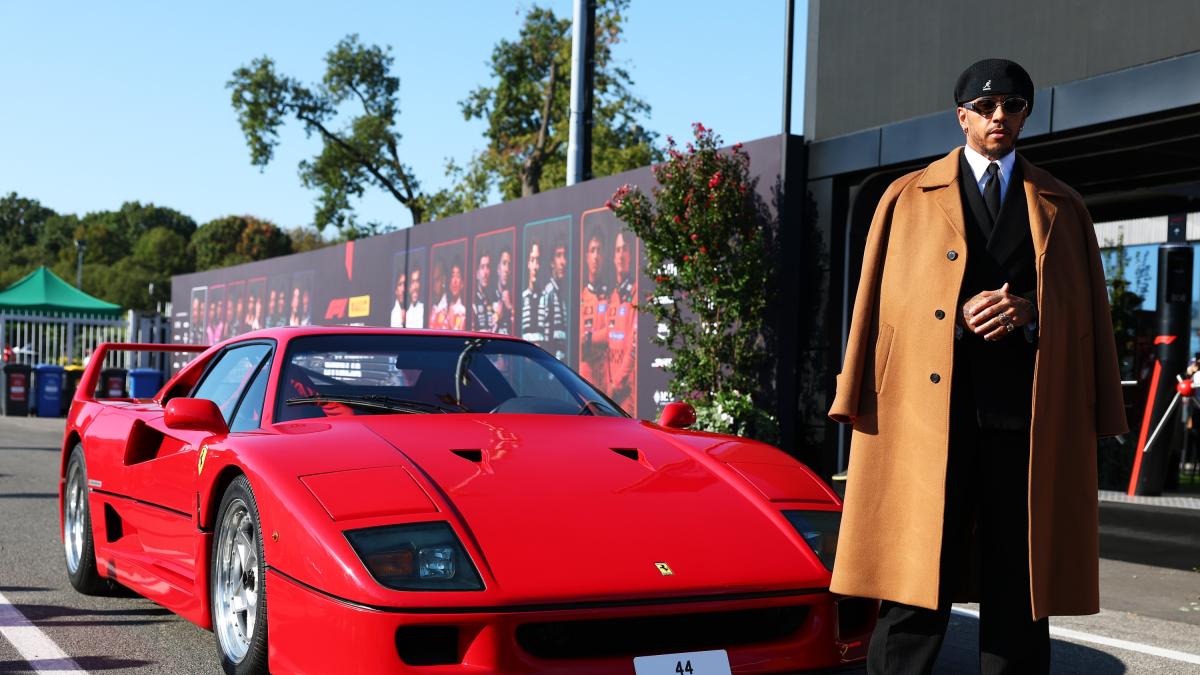 f1 hamilton arriva a monza con la sua nuova ferrari f40 foto e storia dell auto da Gazzetta.it f1 hamilton arriva a monza con la sua nuova ferrari f40 foto e storia dell auto
