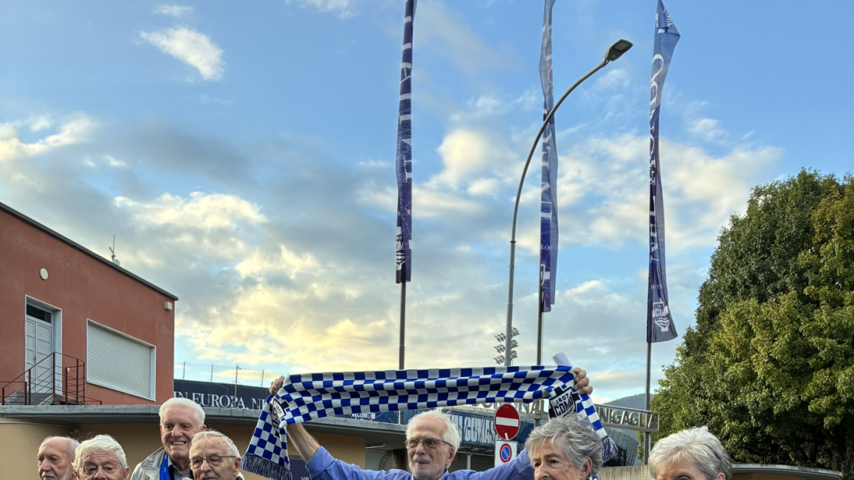 i tifosi del como over 75 seduti al posto di suwarso se pensiamo a quel gol di corneliusson alla juve da Gazzetta.it i tifosi del como over 75 seduti al posto di suwarso se pensiamo a quel gol di corneliusson alla juve
