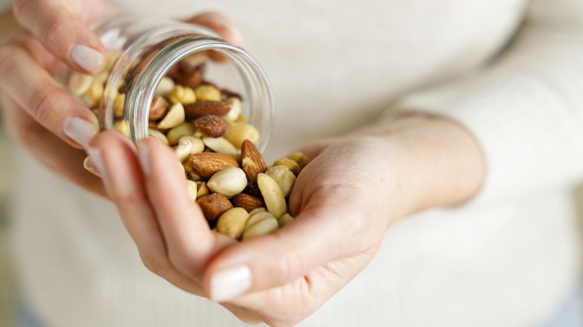 cerchi pi249 proteine vegetali la frutta secca pu242 aiutarti pi249 di quanto pensi da Gazzetta.it cerchi pi249 proteine vegetali la frutta secca pu242 aiutarti pi249 di quanto pensi