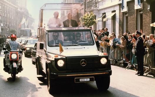 La Papamobile con Giovanni Paolo II