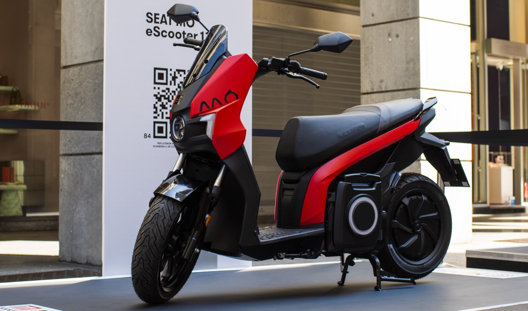 Bauletto KXM 28L Per Scooter E Ciclomotore | Colore Bianco Verniciato | Inclusa Piastra Di Fissaggio