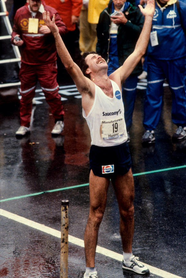 KDNK89 Rod Dixon (NZL) wins the 1983 New York City Marathon