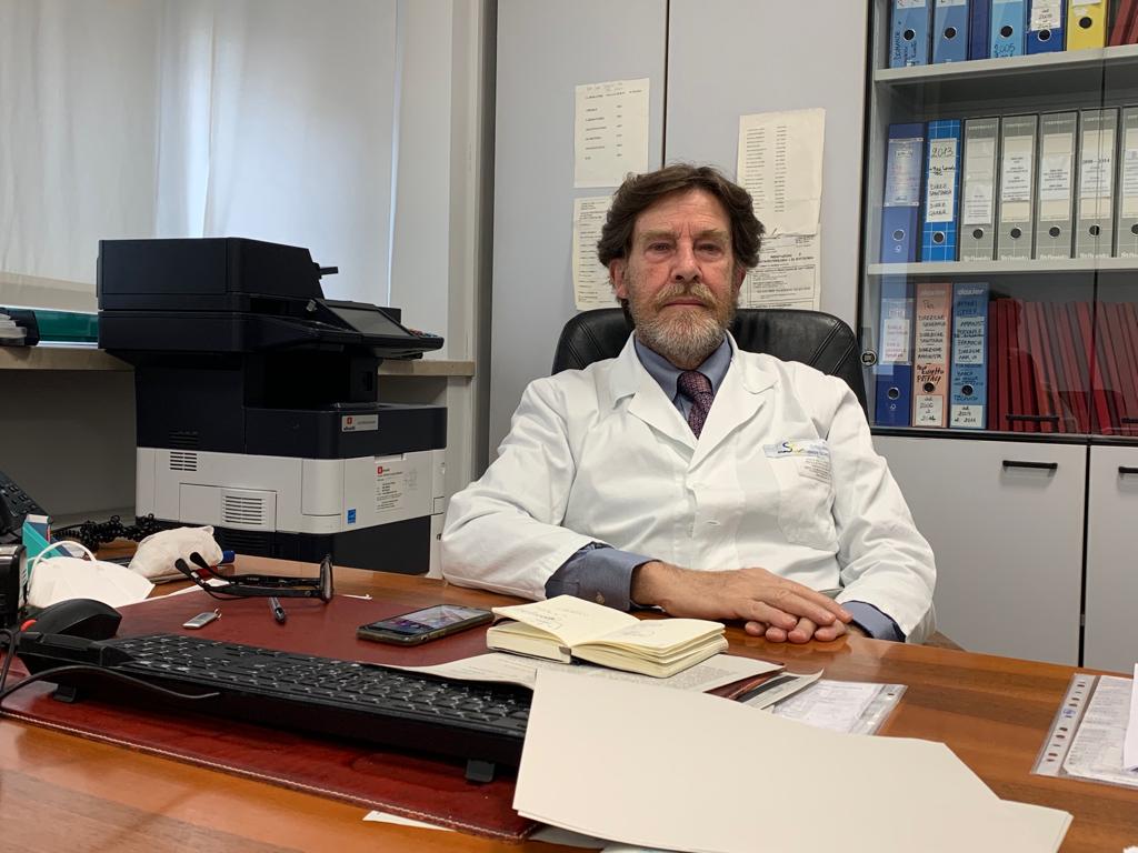 Il professor Giorgio Saracco spiega i legami tra alitosi e stomaco