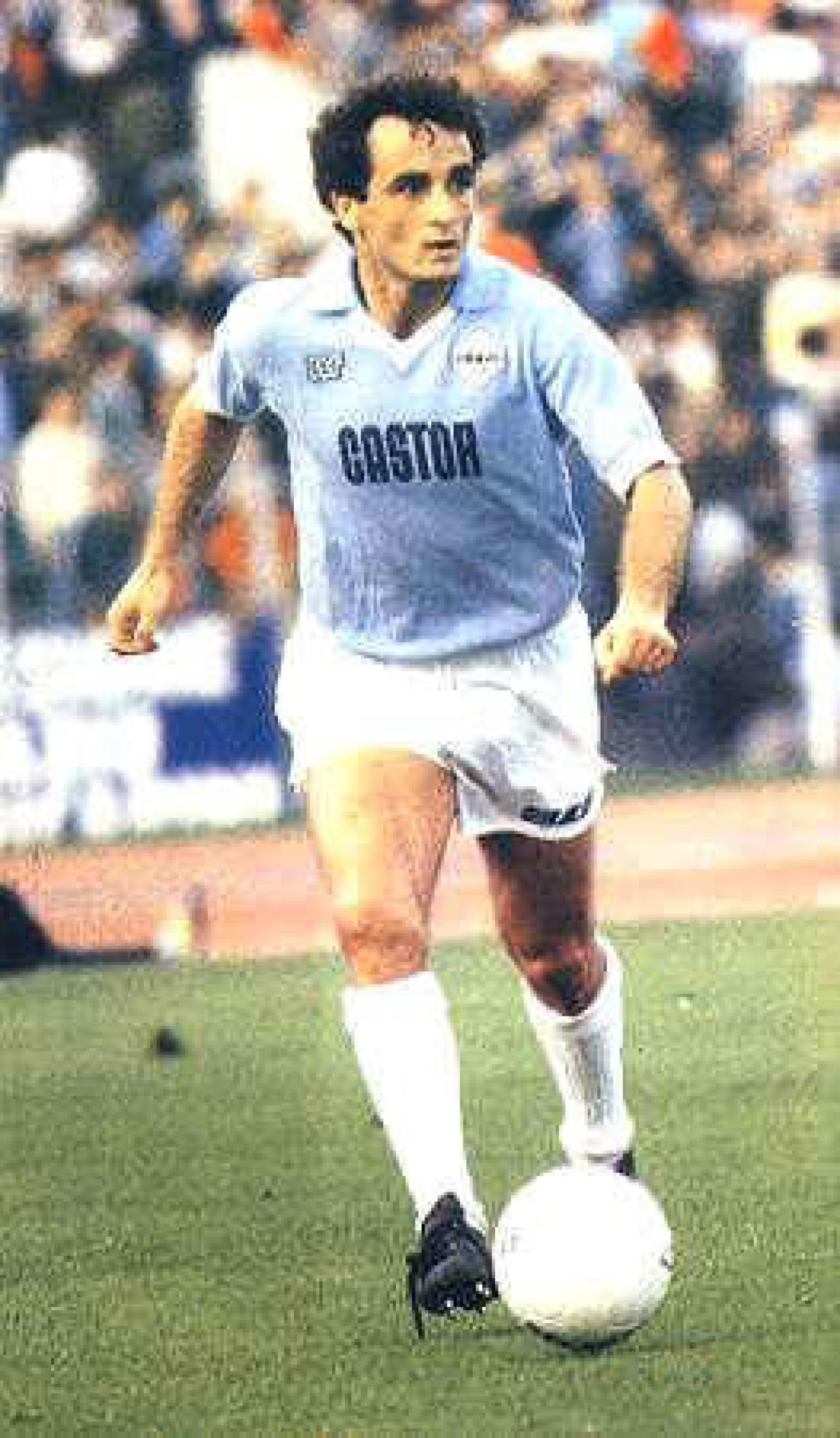 Vincenzo D'Amico in azione in maglia biancoceleste nella stagione 1984-1985.