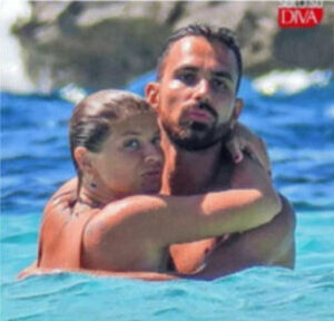 Alessandra Amoroso fidanzato, sole e mare in vacanza a Formentera