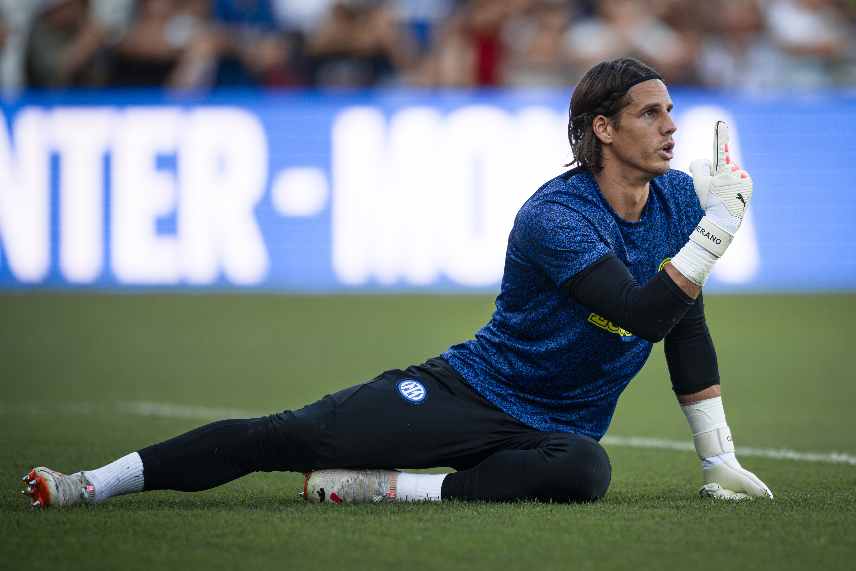 STADIO PAOLO MAZZA, FERRARA, ITALY - 2023/08/13: Yann Sommer of FC Internazionale gestures during warm up prior to the friendly football match between FC Internazionale and KF Egnatia. FC Internazionale won 4-2 over KF Egnatia. (Photo by Nicolò Campo/LightRocket via Getty Images)