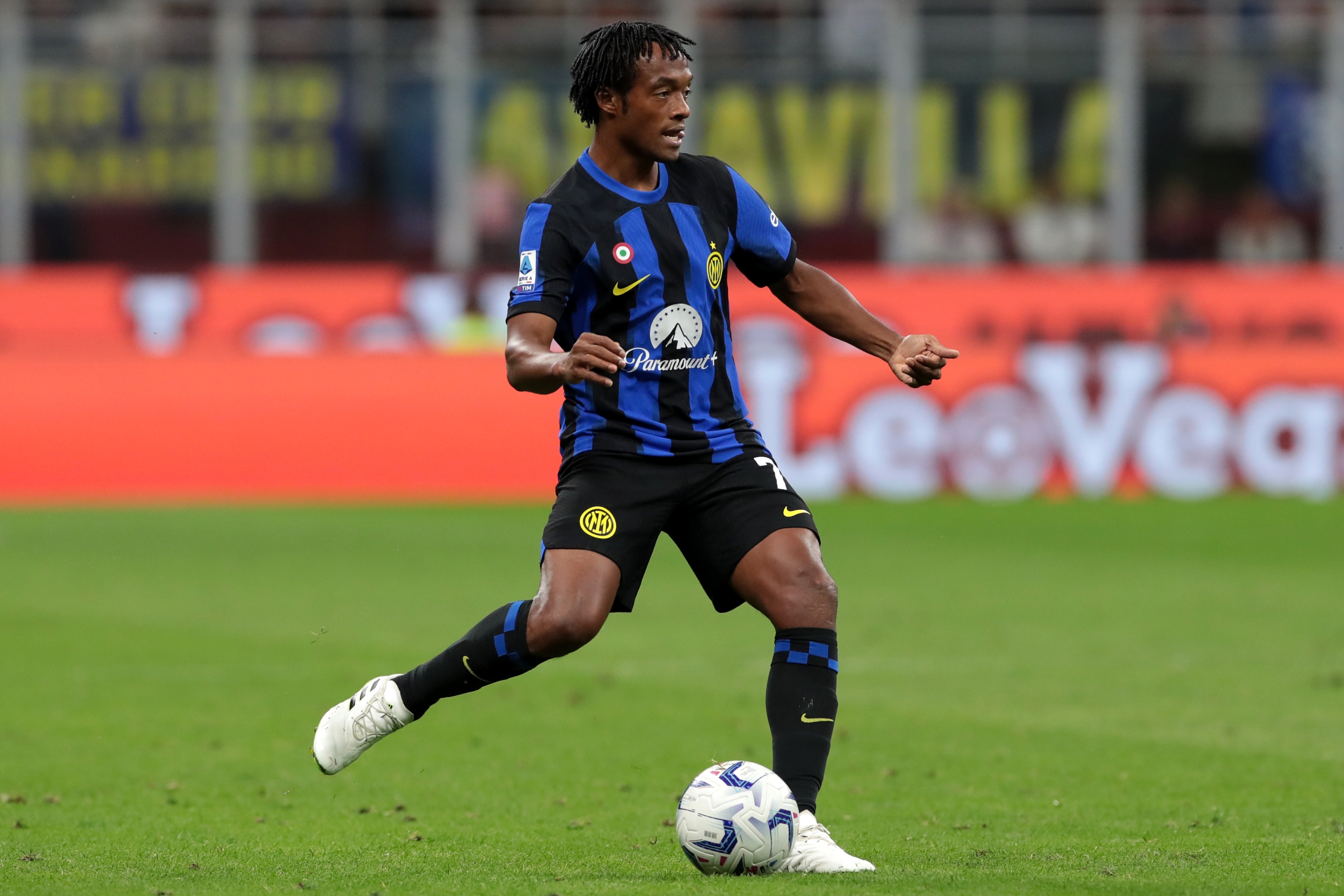 MILAN, ITALY - SEPTEMBER 03: Juan Cuadrado of Inter during the Serie A TIM match between FC Internazionale and ACF Fiorentina at Stadio Giuseppe Meazza on September 03, 2023 in Milan, Italy. (Photo by Emilio Andreoli - Inter/Inter via Getty Images)