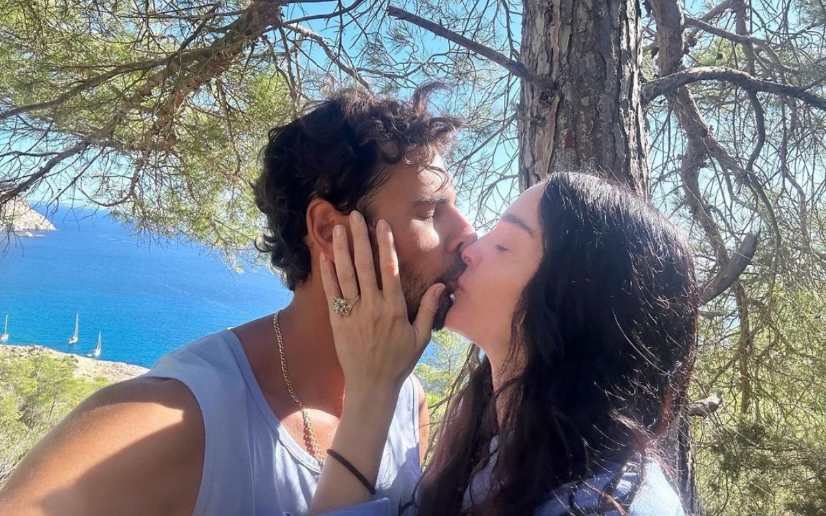 Claudio Stecchi sposa la top model Mariacarla Boscono: l'annuncio social