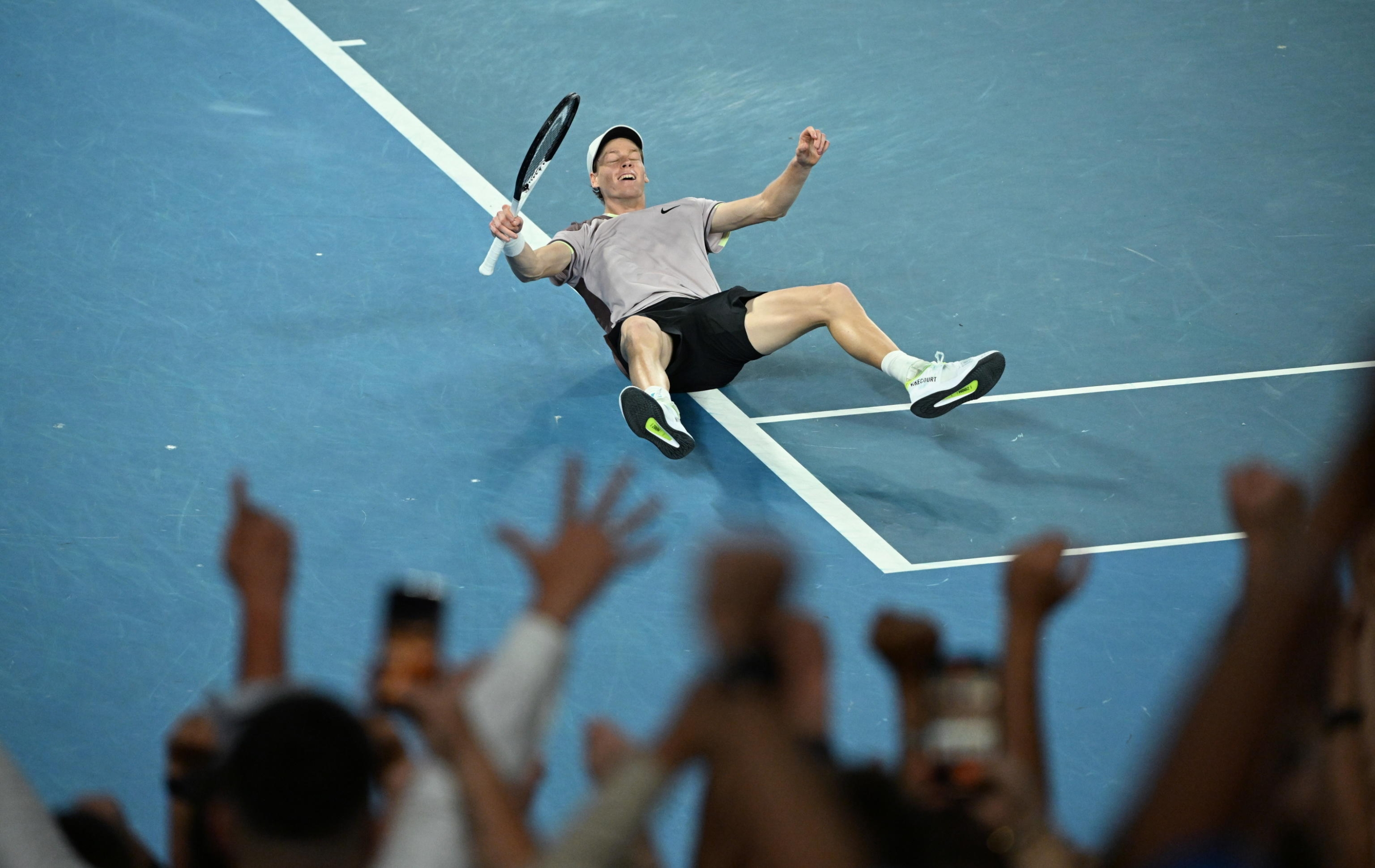 epa11110367 Jannik Sinner of Italy celebrates after winning the Menâ??s Singles final against Daniil Medvedev of Russia on Day 15 of the Australian Open tennis tournament in Melbourne, Australia, 28 January 2024. EPA/JAMES ROSS AUSTRALIA AND NEW ZEALAND OUT