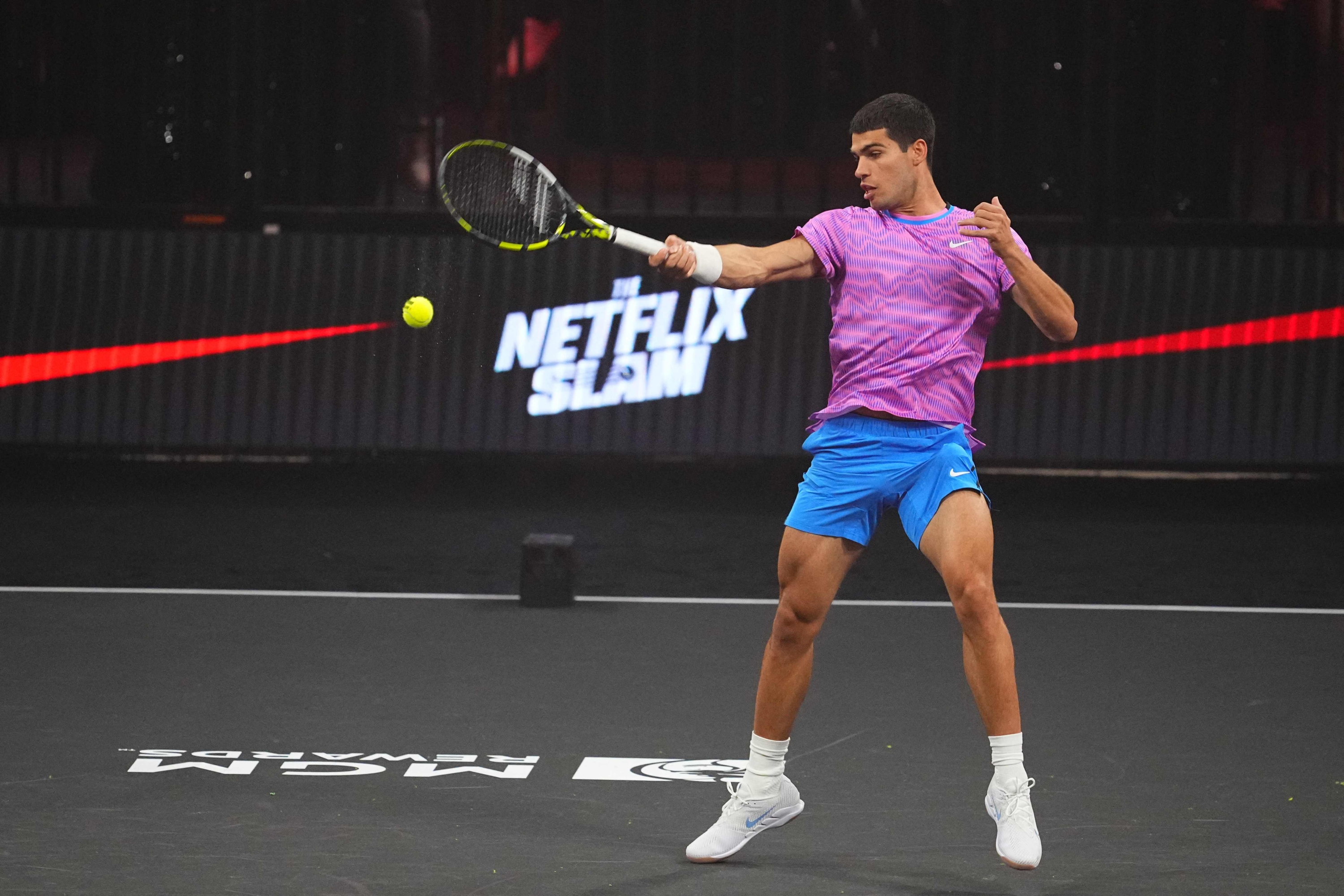 LAS VEGAS, NEVADA - MARCH 03: Carlos Alcaraz in action during The Netflix Slam at Michelob ULTRA Arena on March 03, 2024 in Las Vegas, Nevada.   Chris Unger/Getty Images/AFP (Photo by Chris Unger / GETTY IMAGES NORTH AMERICA / Getty Images via AFP)