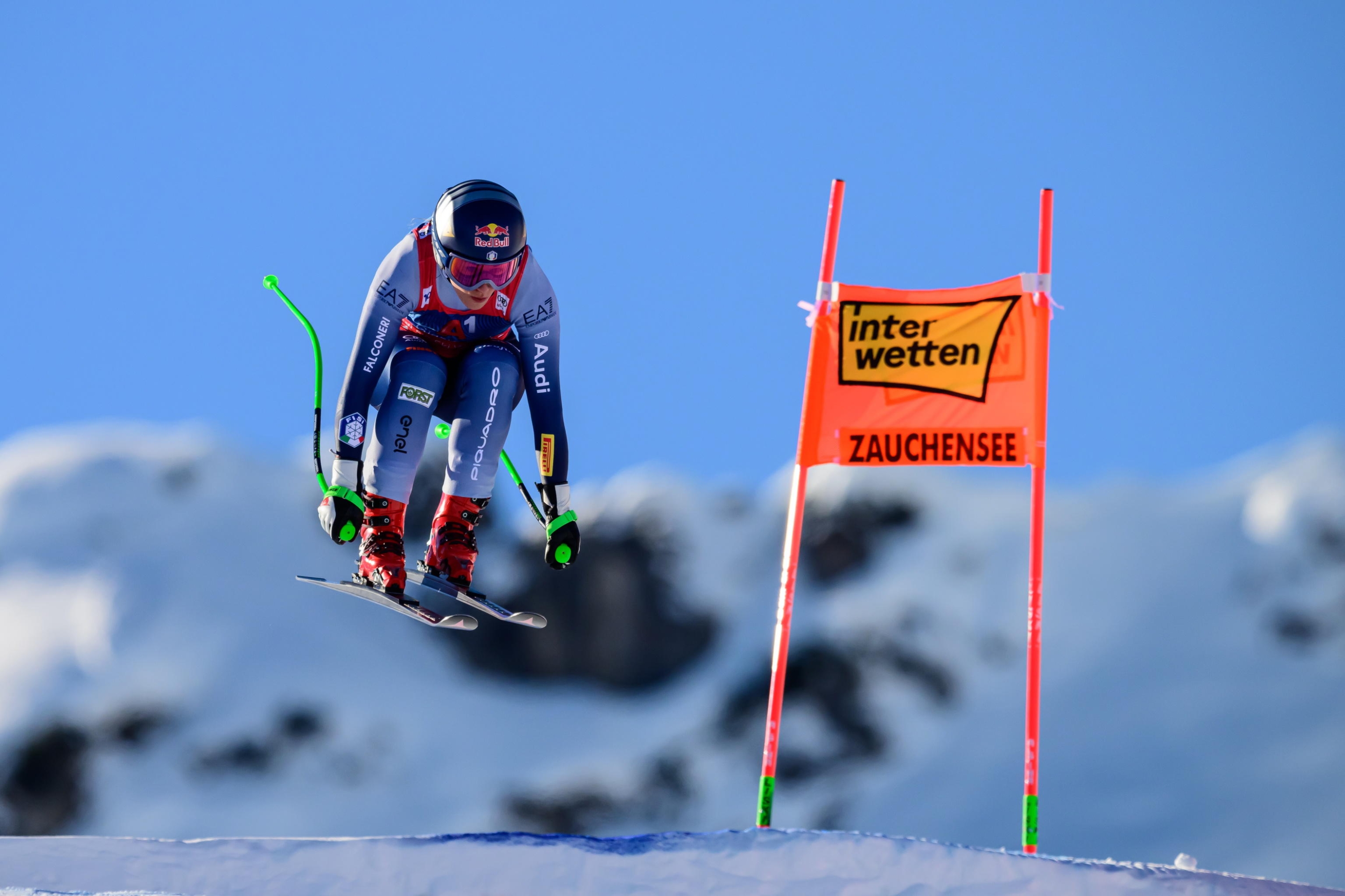 epa11073278 Sofia Goggia of Italy competes in the Women's Downhill race at the FIS Alpine Skiing World Cup in Zauchensee, Austria, 13 January 2024.  EPA/CHRISTIAN BRUNA