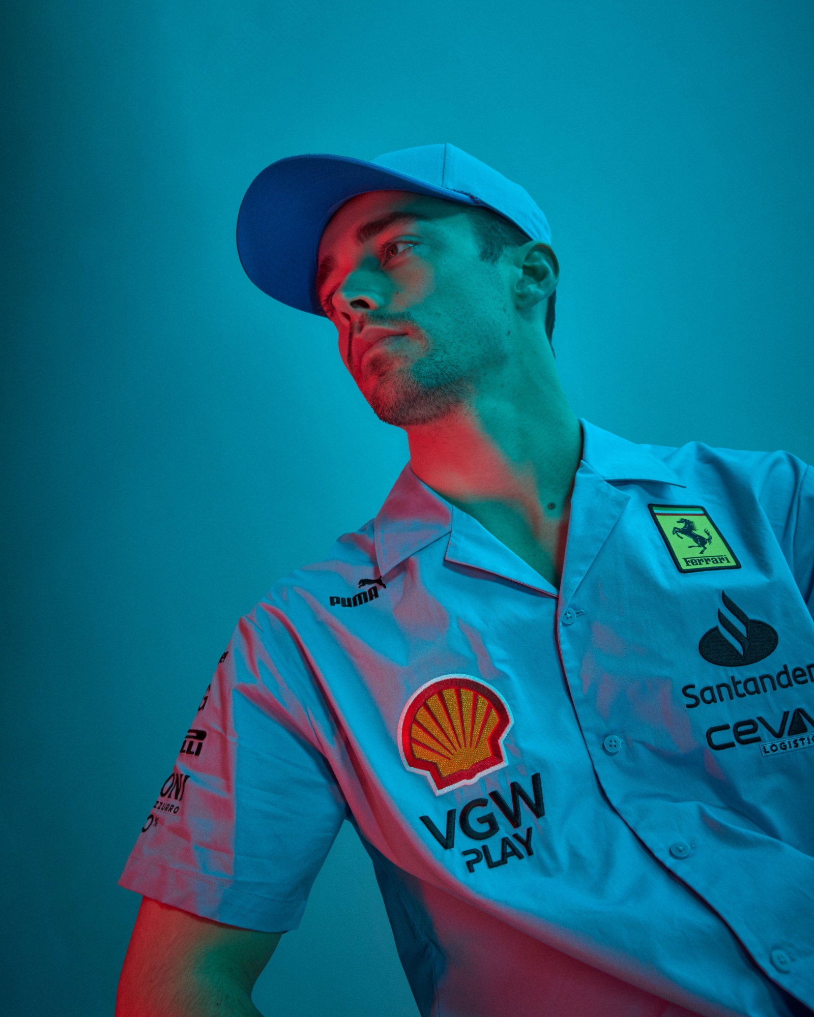 Charles Leclerc con il nuovo abbigliamento Ferrari per Miami