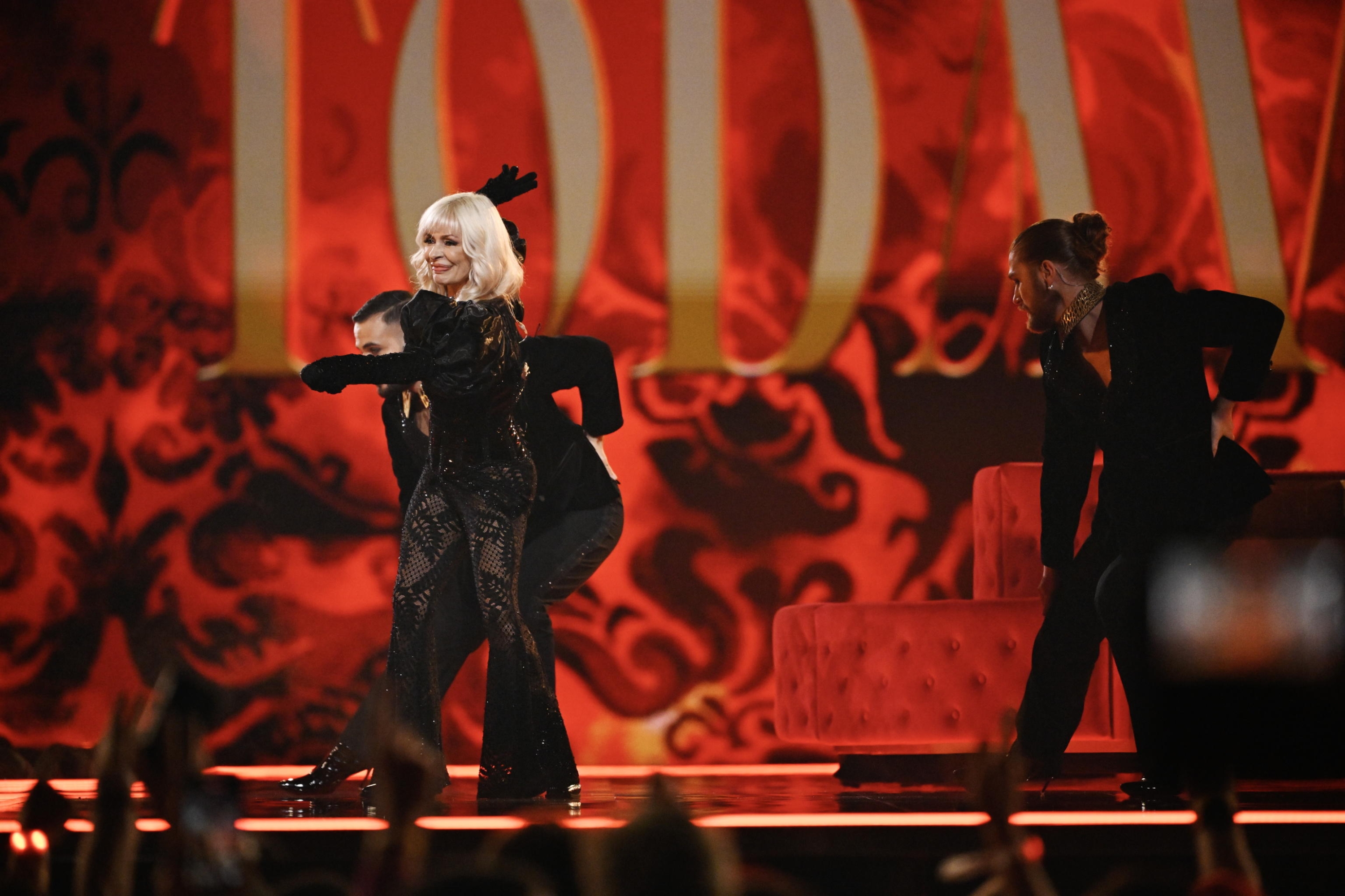 epa11330013 Nebulossa representing Spain with the song 'Zorra' performs during the second semi-final of the 68th edition of the Eurovision Song Contest (ESC) at the Malmo Arena, in Malmo, Sweden, 09 May 2024.  EPA/JESSICA GOW SWEDEN OUT
