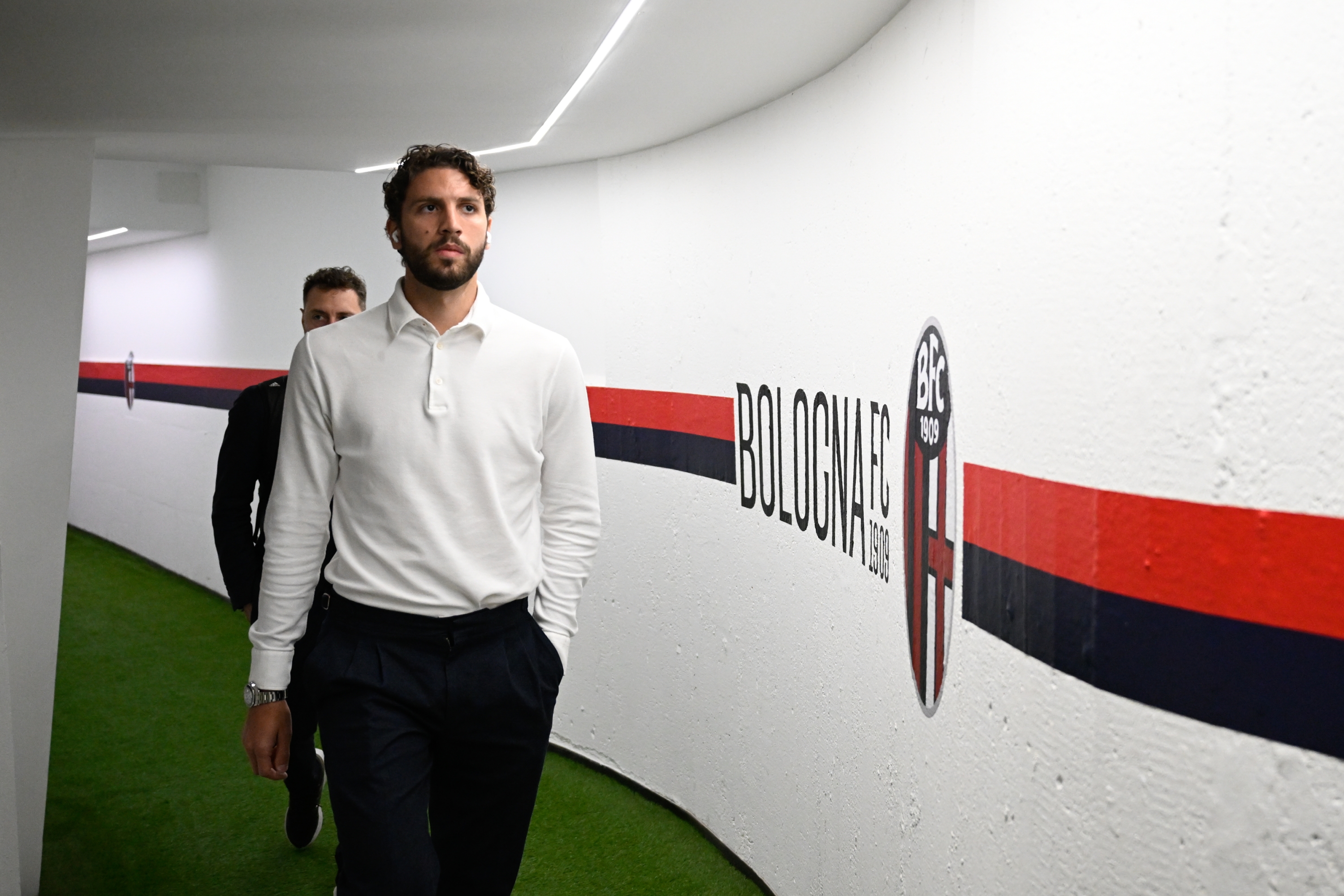 BOLOGNA, ITALY - MAY 20: Manuel Locatelli of Juventus during the Serie A TIM match between Bologna FC and Juventus at Stadio Renato Dall'Ara on May 20, 2024 in Bologna, Italy.(Photo by Daniele Badolato - Juventus FC/Juventus FC via Getty Images)