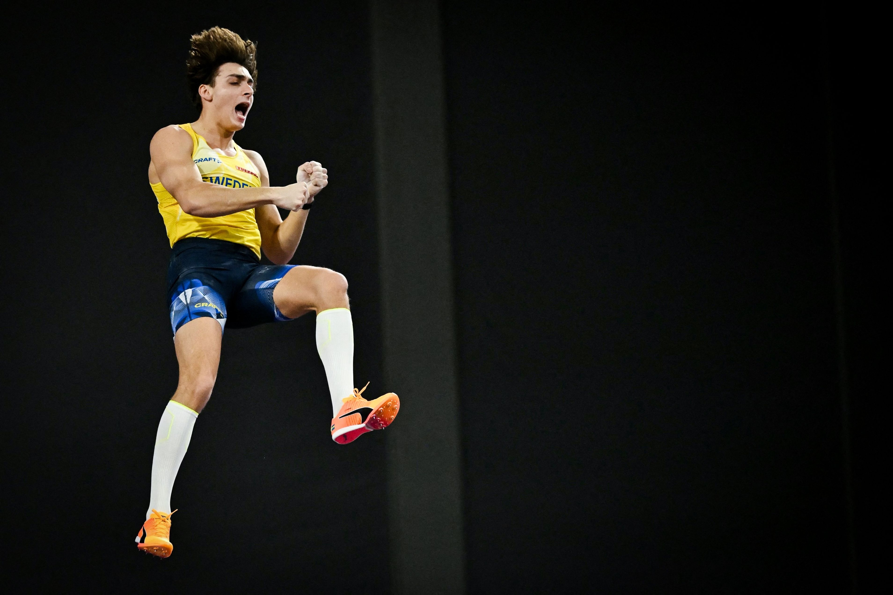 (FILES) Sweden's Armand Duplantis competes in the Men's Pole Vault final during the Indoor World Athletics Championships in Glasgow, Scotland, on March 3, 2024. Armand 'Mondo' Duplantis kicks off his outdoor season at the Xiamen Diamond League meet on April 20, 2024 confident that his "inner" competition will keep pushing him to new heights. (Photo by Ben Stansall / AFP)