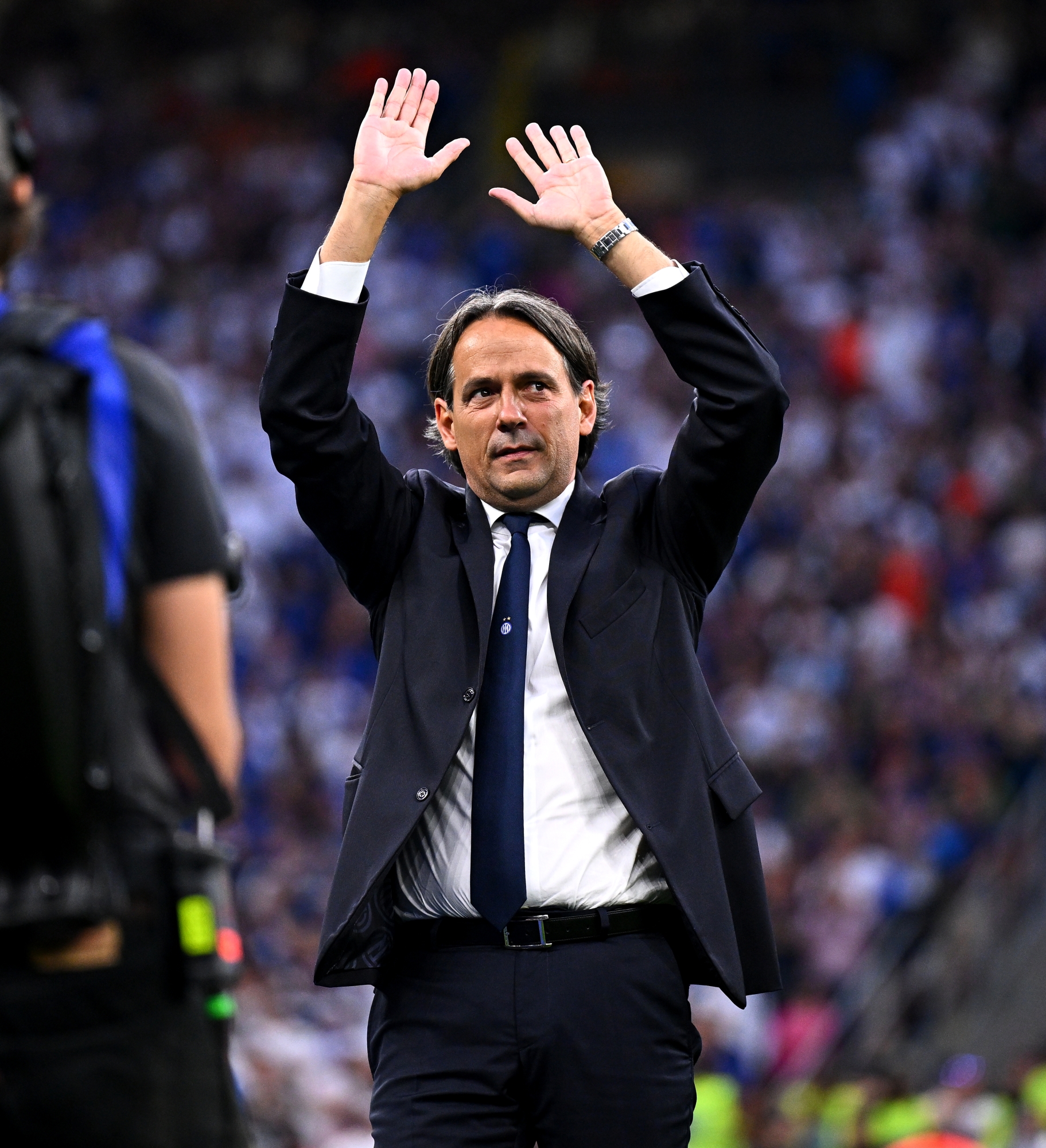 MILAN, ITALY - MAY 19: Head coach of Inter Simone Inzaghi celebrates after the Serie A TIM match between FC Internazionale and SS Lazio at Stadio Giuseppe Meazza on May 19, 2024 in Milan, Italy. (Photo by Mattia Ozbot - Inter/Inter via Getty Images)
