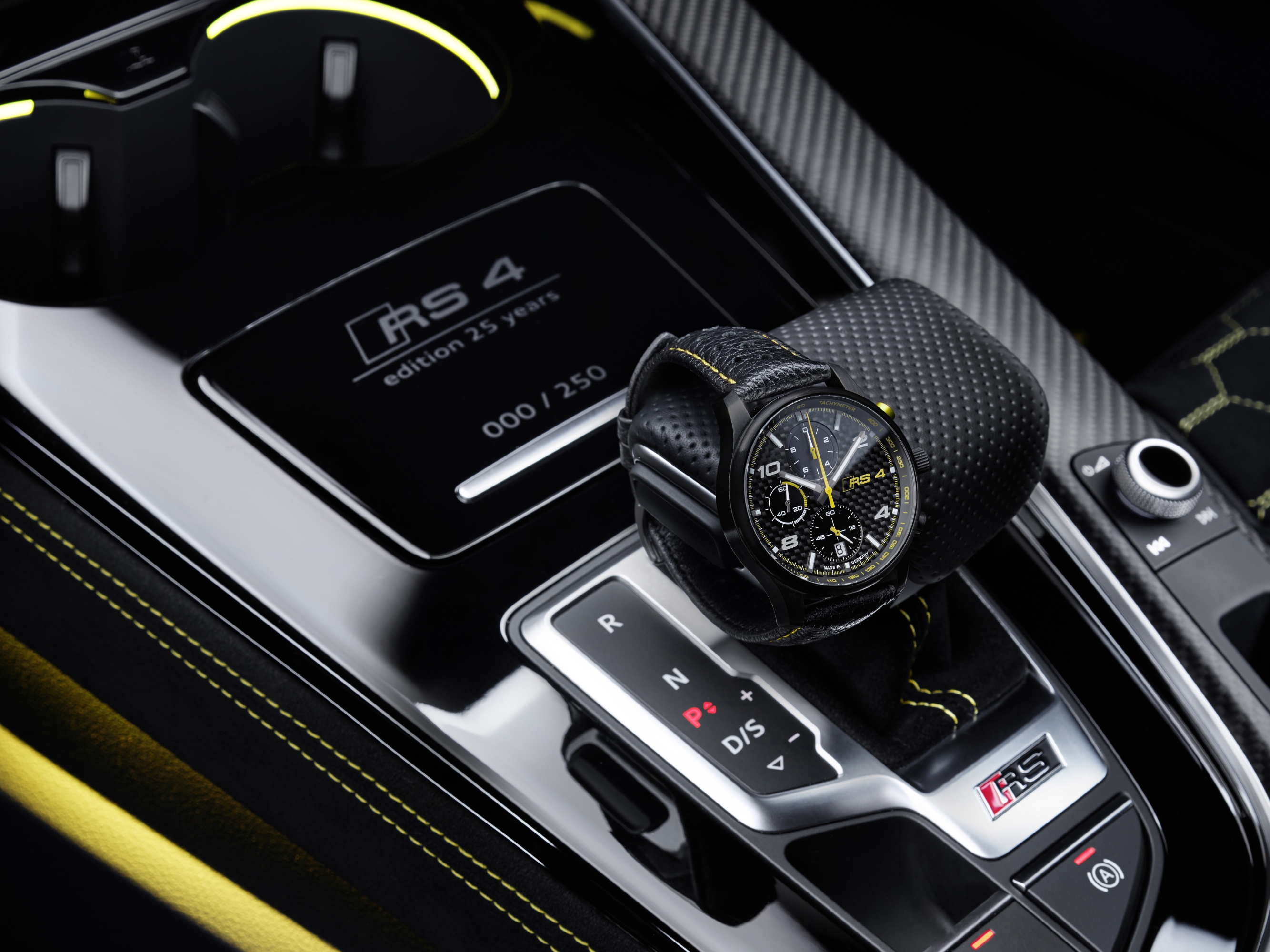 Chronograph RS 4 Avant edition 25 years of the Audi collection