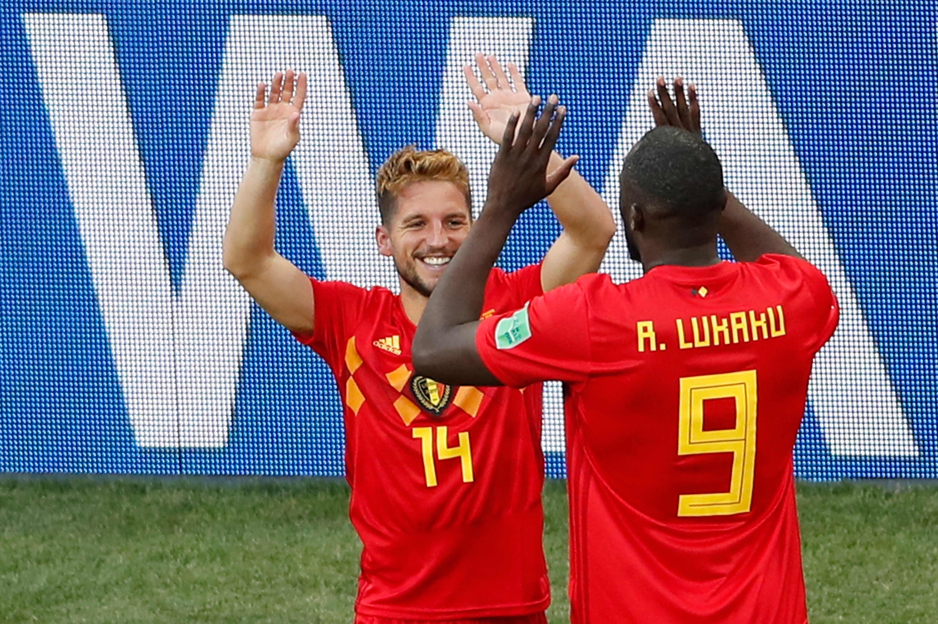 Belgium's forward Dries Mertens (L) is congratulated by Belgium's forward Romelu Lukaku after scoring a goal during the Russia 2018 World Cup Group G football match between Belgium and Panama at the Fisht Stadium in Sochi on June 18, 2018. / AFP PHOTO / Odd ANDERSEN / RESTRICTED TO EDITORIAL USE - NO MOBILE PUSH ALERTS/DOWNLOADS