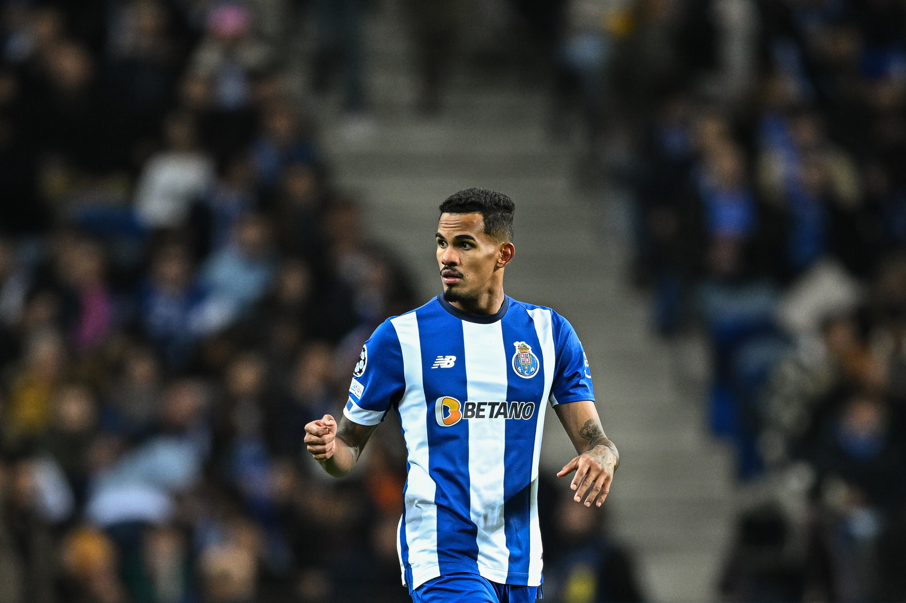 PORTO, PORTUGAL - DECEMBER 13: Wenderson Galeno of FC Porto celebrates after scores their team's first goal during the UEFA Champions League match between FC Porto and FC Shakhtar Donetsk at Estadio do Dragao on December 13, 2023 in Porto, Portugal. (Photo by Octavio Passos/Getty Images)