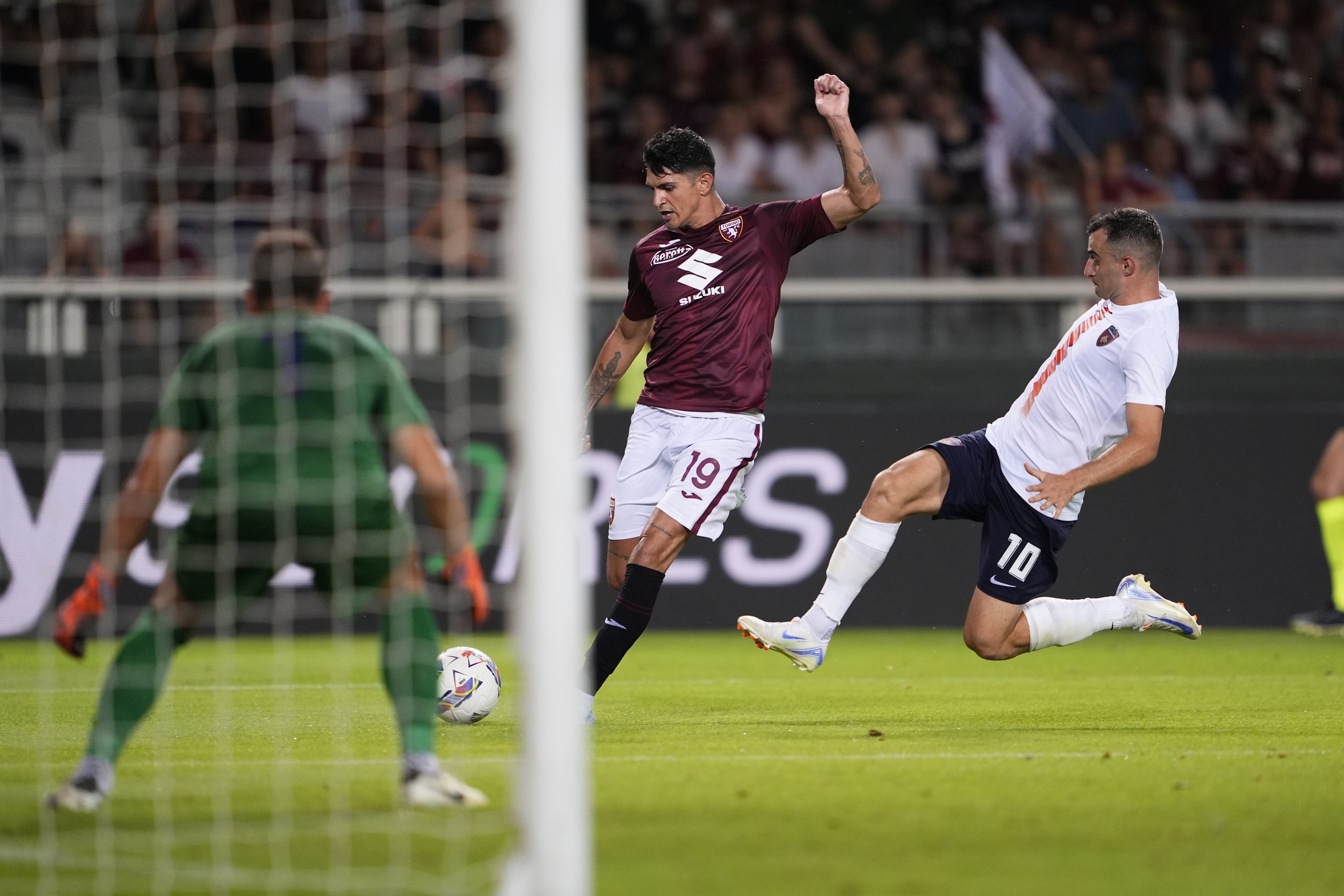 Torinos Raul Bellanova under Coppa Italia-matchen mellan Torino och Cosenza på Stadio Olimpico Grande Torino, 10 augusti 2024. Sport - Fotboll Exklusiv TORINO FC (Foto av Fabio Ferrari / La Presse)