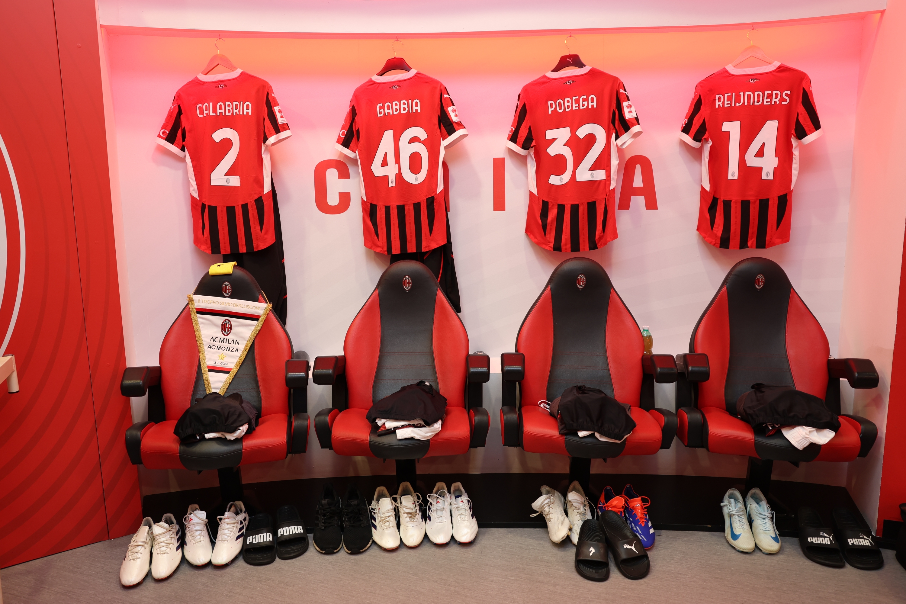 MILAN, ITALY - AUGUST 13:  A general view inside the AC Milan dressing room before the Trofeo Berlusconi match between AC Milan and Monza on August 13, 2024 in Milan, Italy. (Photo by Claudio Villa/AC Milan via Getty Images)