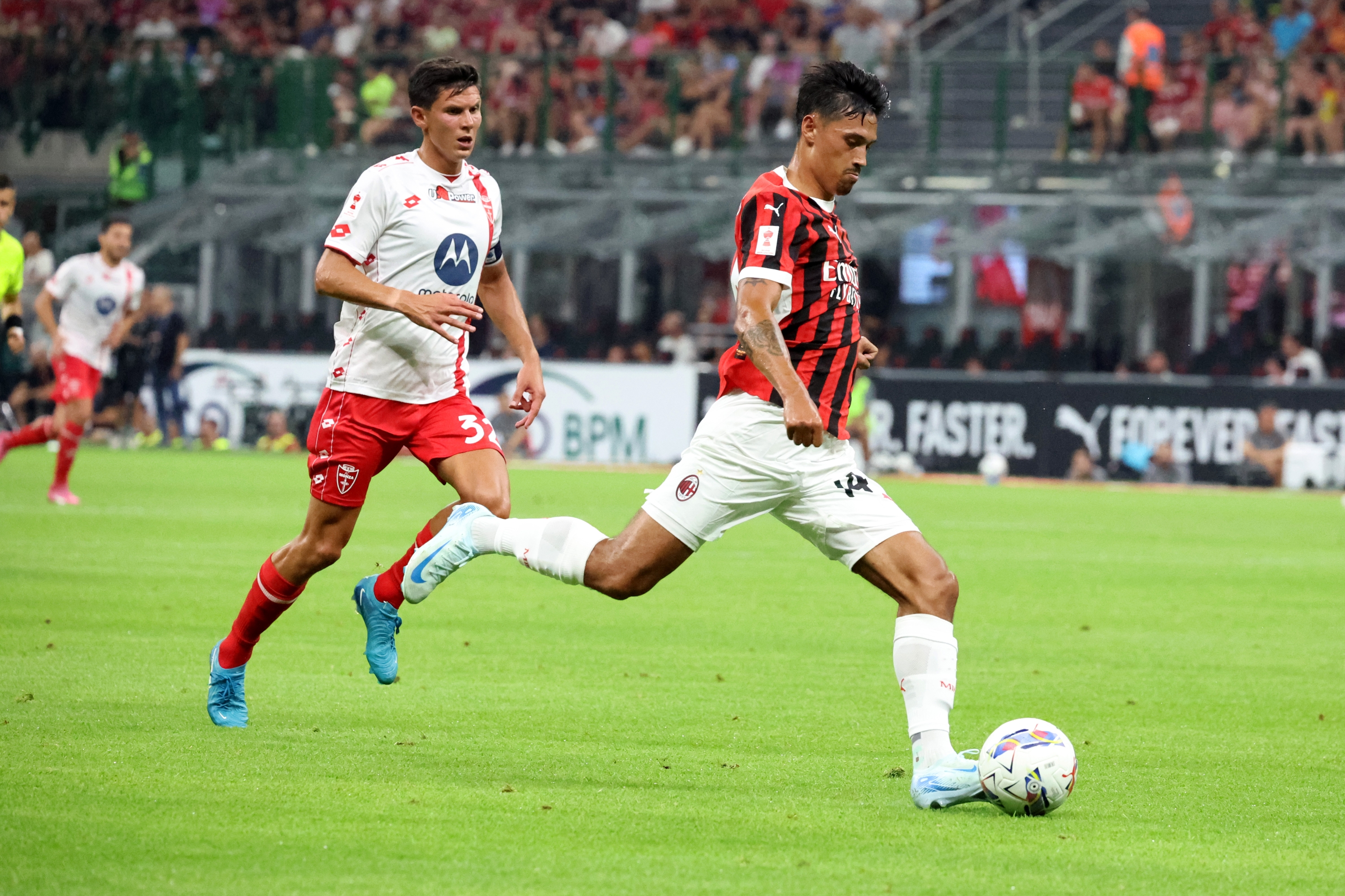 MILAN, ITALY - AUGUST 13: Tijjani Reijnders of AC Milan kicks the ball during the Trofeo Berlusconi match between AC Milan and Monza on August 13, 2024 in Milan, Italy. (Photo by Sara Cavallini/AC Milan via Getty Images)