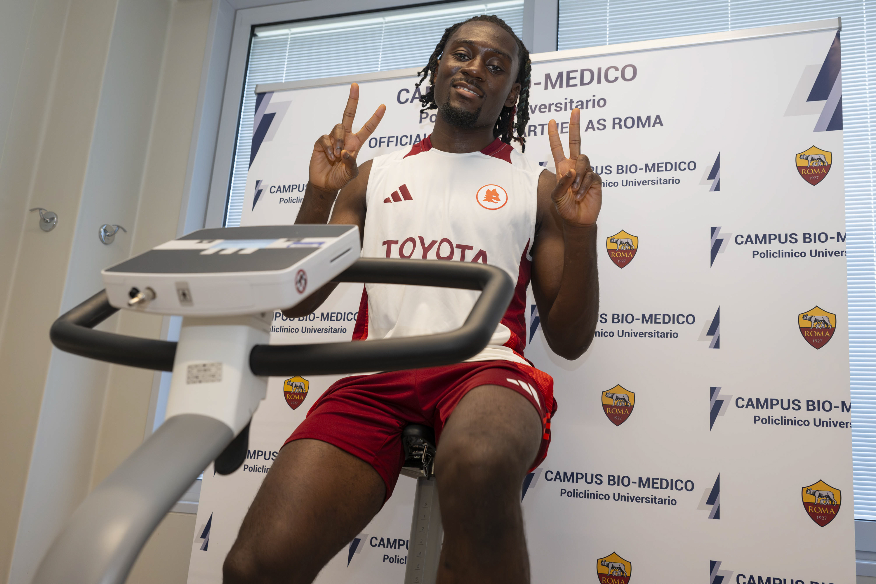 ROME, ITALY - AUGUST 30: AS Roma new signing Manu Kone during the mediacal tests at Policlinico Campus Bio Medico on August 30, 2024 in Rome, Italy. (Photo by Fabio Rossi/AS Roma via Getty Images)