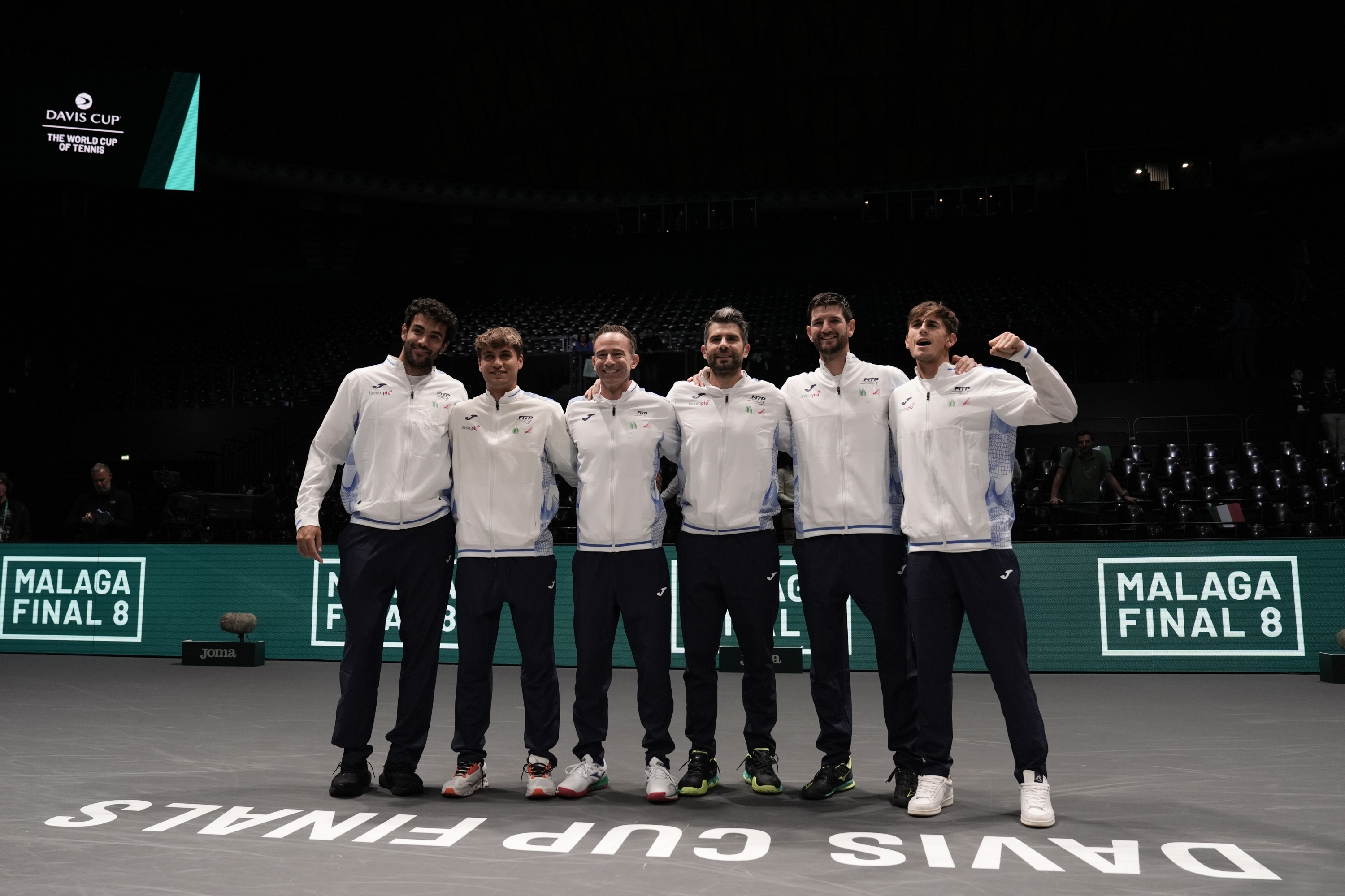 Team of Italy celebrate for qualification during 2024 Davis Cup Finals Group A match between Simone Bolelli/Andrea Vavassori (Italy) and Wesley Koolhof/Botic van de Zandschulp (Netherlands) at the Unipol Arena, Bologna, Italy -  September 15,  2024. Sport - Tennis. (Photo by Massimo Paolone/LaPresse)