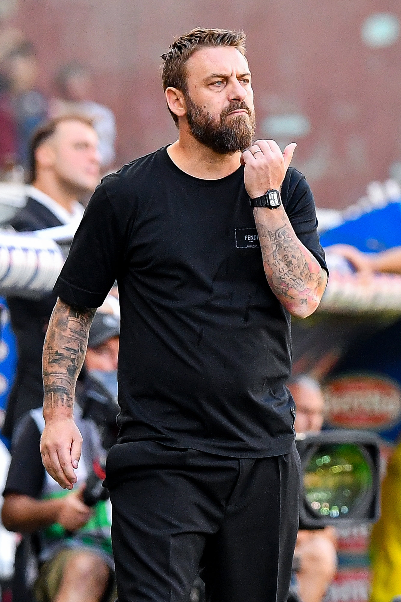 GENOA, ITALY - SEPTEMBER 15: Daniele De Rossi, head coach of Roma, reacts during the Serie A match between Genoa CFC and AS Roma at Stadio Luigi Ferraris on September 15, 2024 in Genoa, Italy. (Photo by Getty Images/Getty Images)