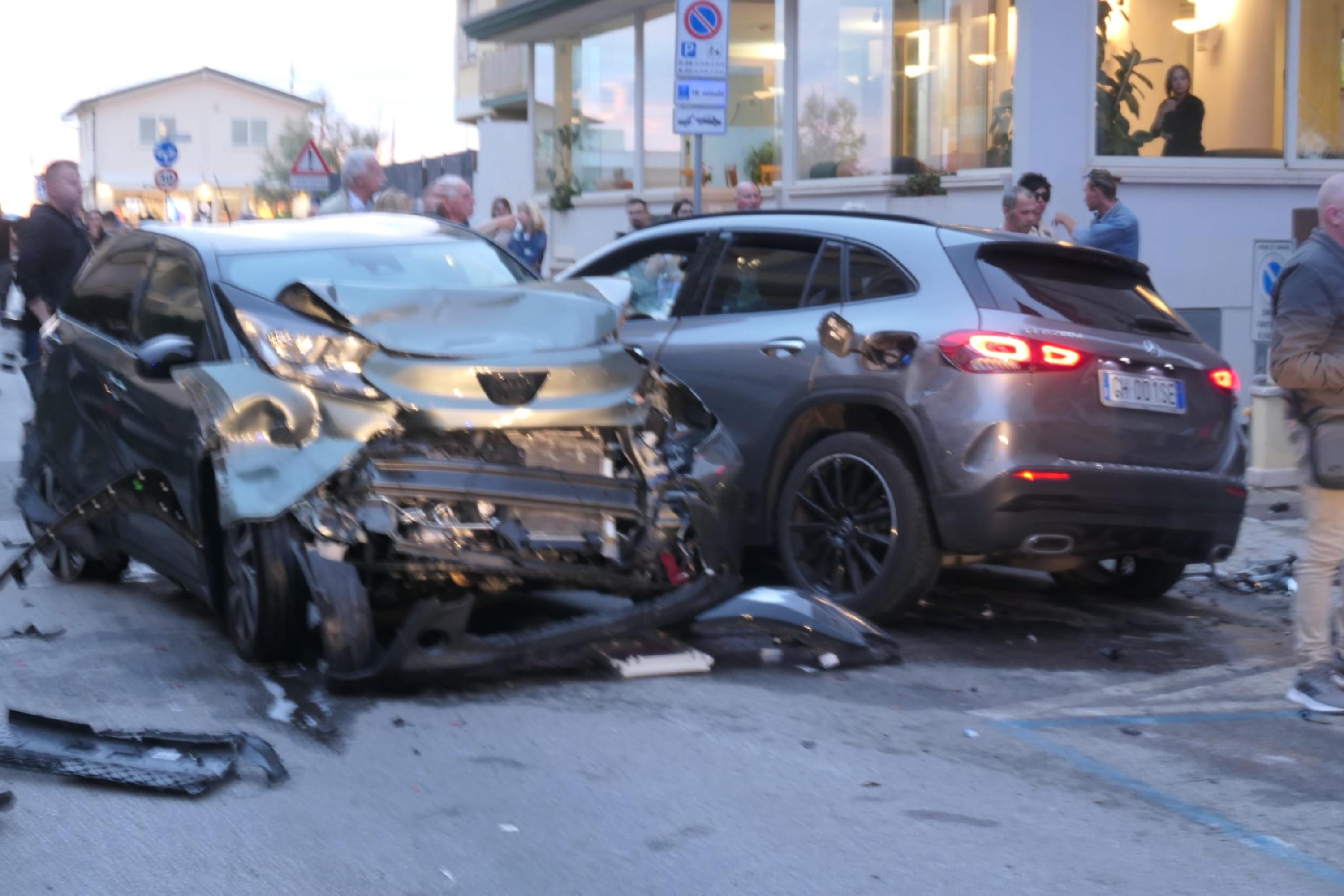 2 morti e 6 feriti in un incidente in via Italica a Lido di Camaiore (LU) 18.09.2024ANSA/RICCARDO DALLE LUCHE