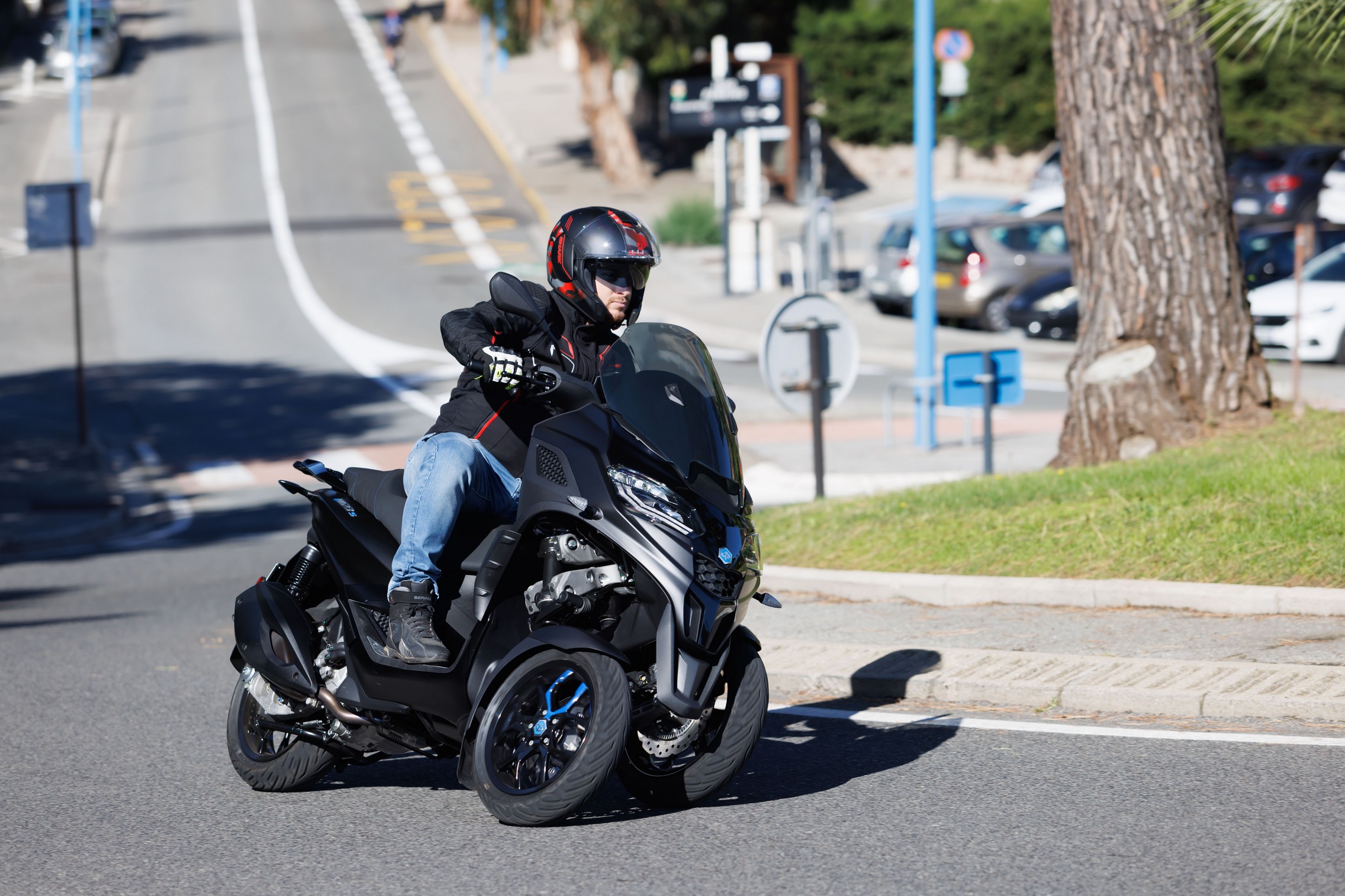 scooter a tre ruote piaggio