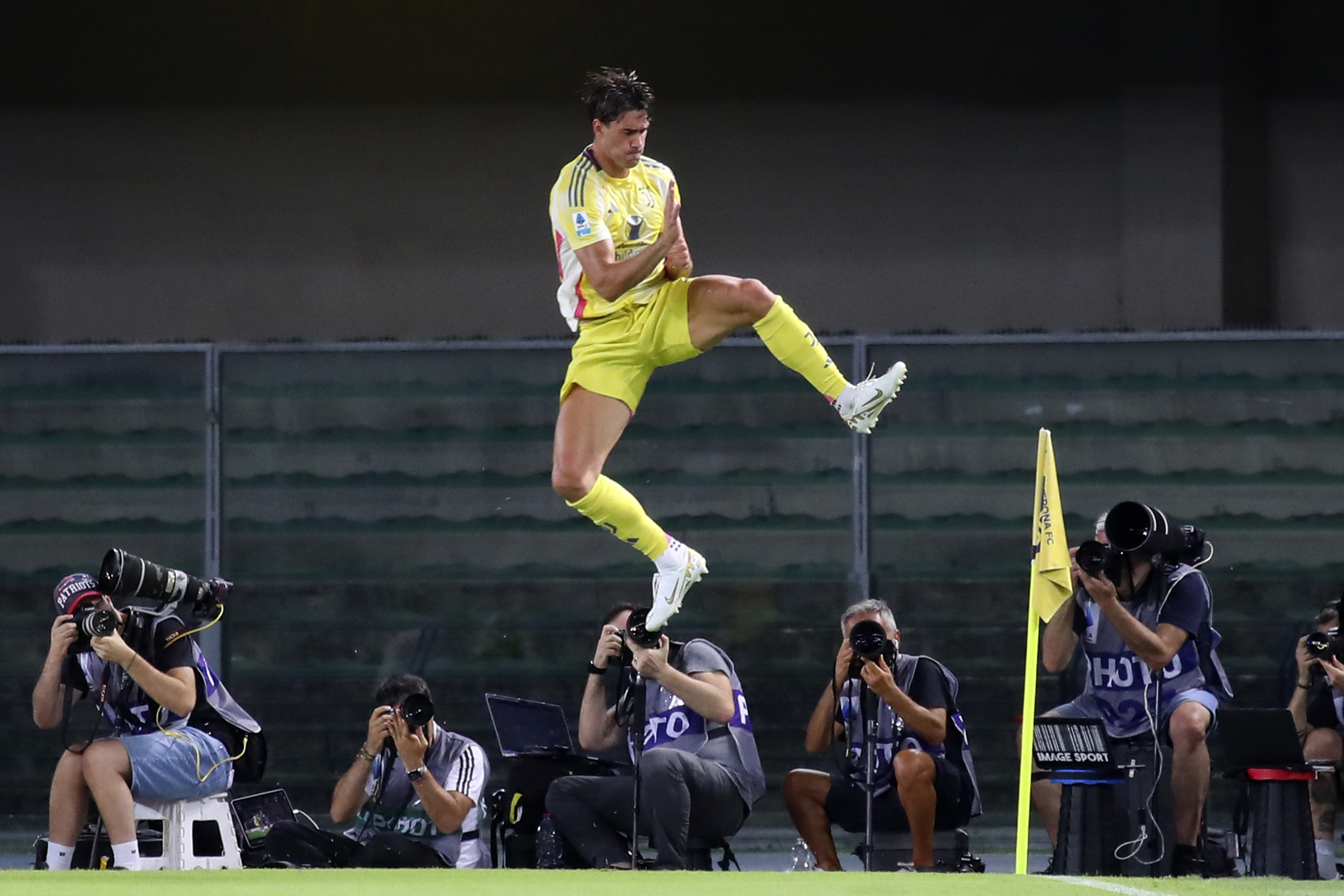 Dusan Vlahovic (9 Juventus FC) celebration goal 0-1  in action  during the  Serie A enilive soccer match between Hellas Verona  and Juventus at the Marcantonio Bentegodi Stadium, north Est Italy - Monday, August  26, 2024. Sport - Soccer (Photo by Paola Garbuio /Lapresse)