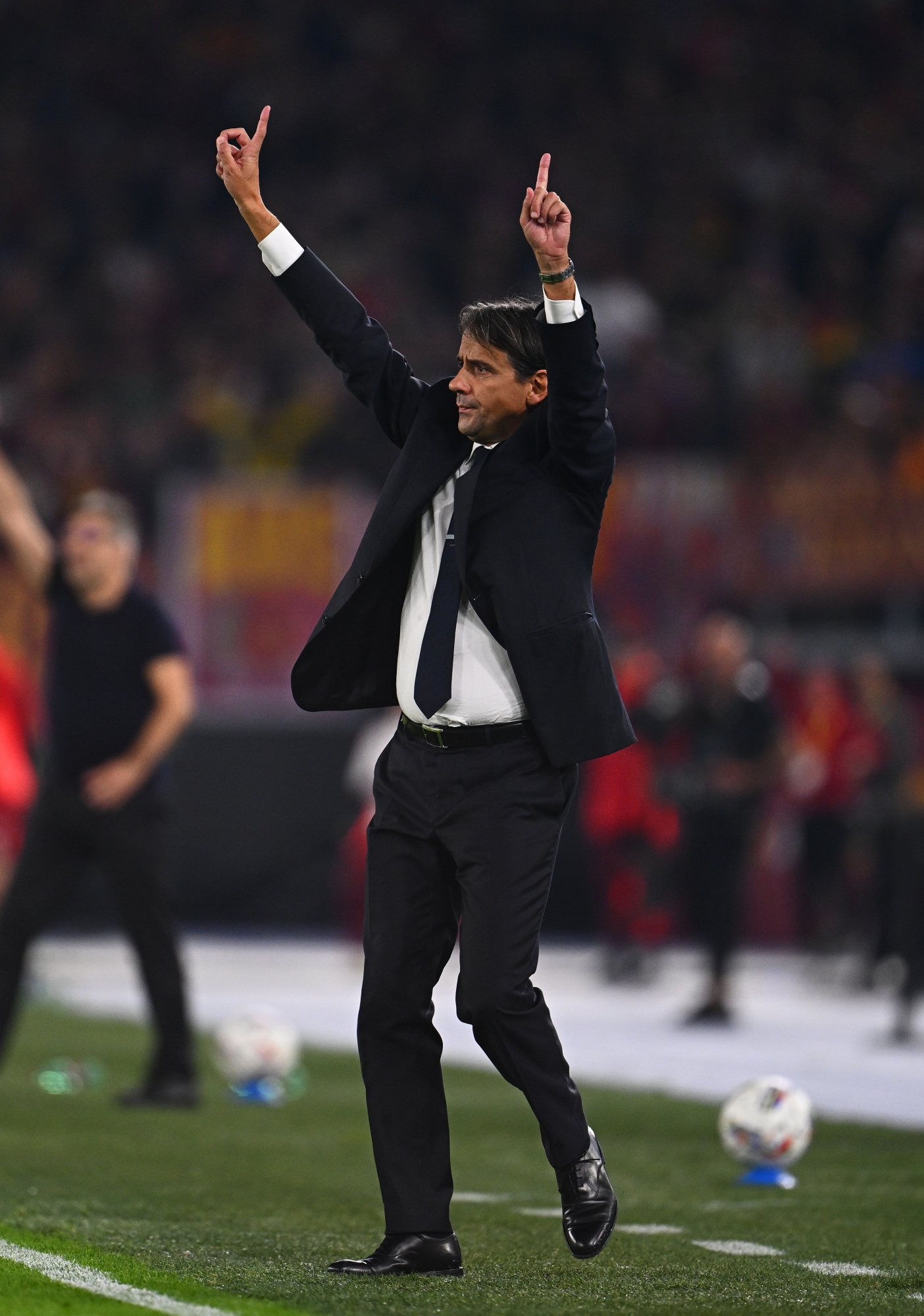   Head coach of FC Internazionale Simone Inzaghi reacts during the Serie A match between AS Roma and FC Internazionale at Stadio Olimpico on October 20, 2024 in Rome, Italy. (Photo by Mattia Ozbot - Inter/Inter via Getty Images)