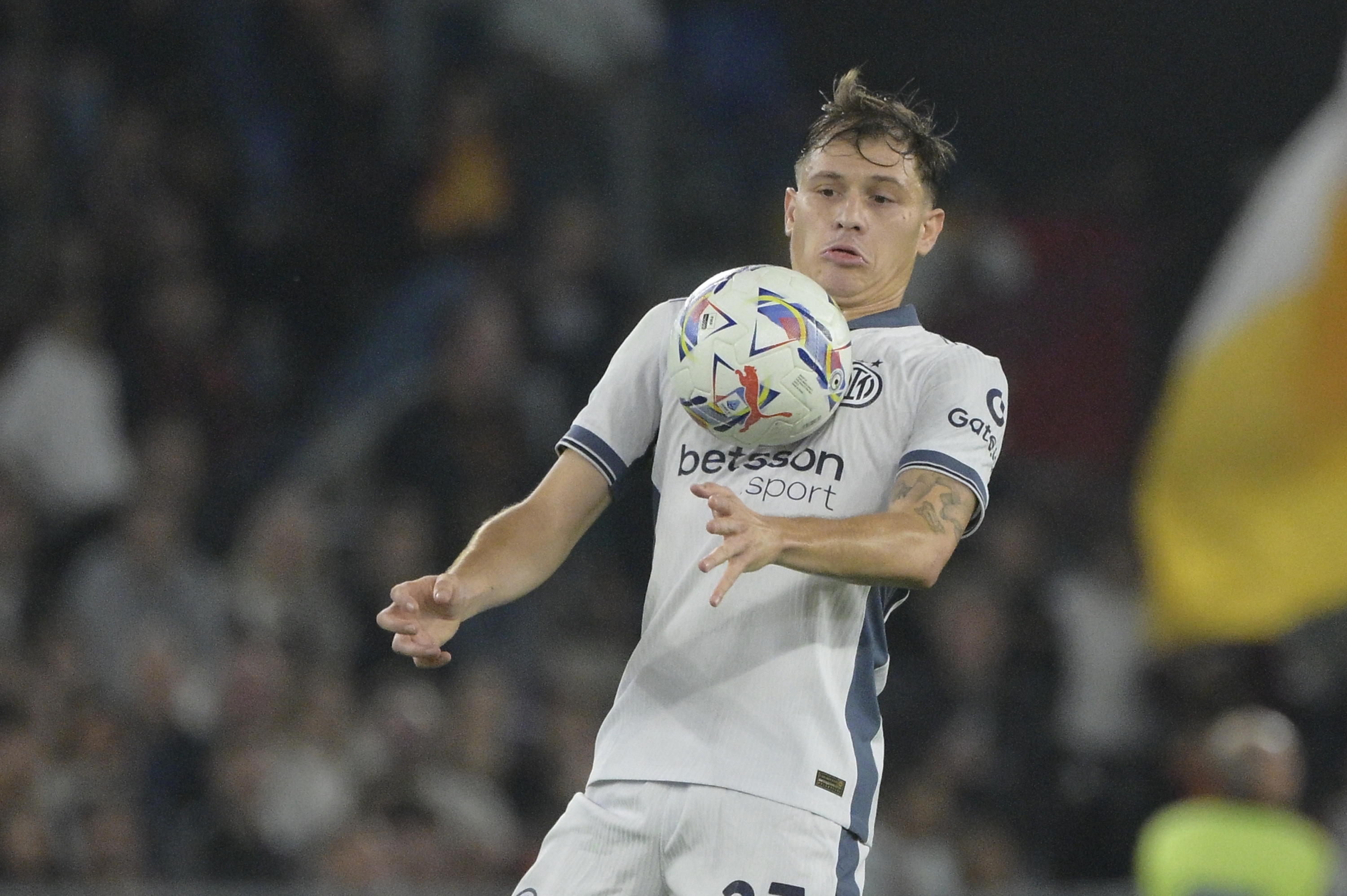 Nicolo Barella dell'Inter Milan durante la Serie A Enilive Soccer Match tra AS Roma e Inter allo Stadio Olimpico di Roma, Italia - domenica 20 ottobre 2024. Sport - Calcio. (Foto di Fabrizio Corradetti/LaPresse)