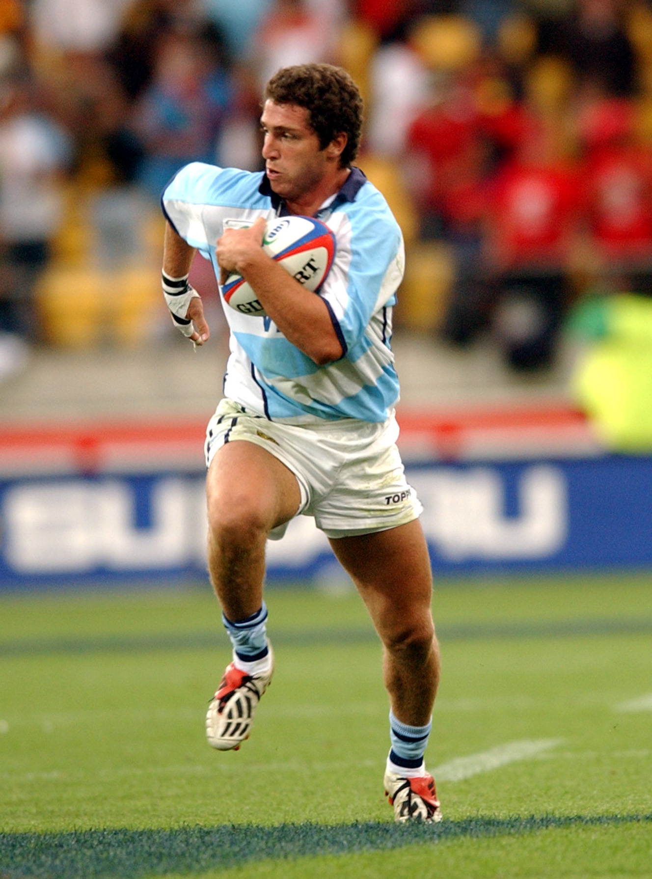 FPR94002/Argentina's Federico Martin Aramburu at the IRB Sevens Rugby at Westpac Stadium, Wellington New Zealand, Saturday, Feb 07, 2004.  MANDATORY CREDIT ©FOTOPRESS/Ross Setford