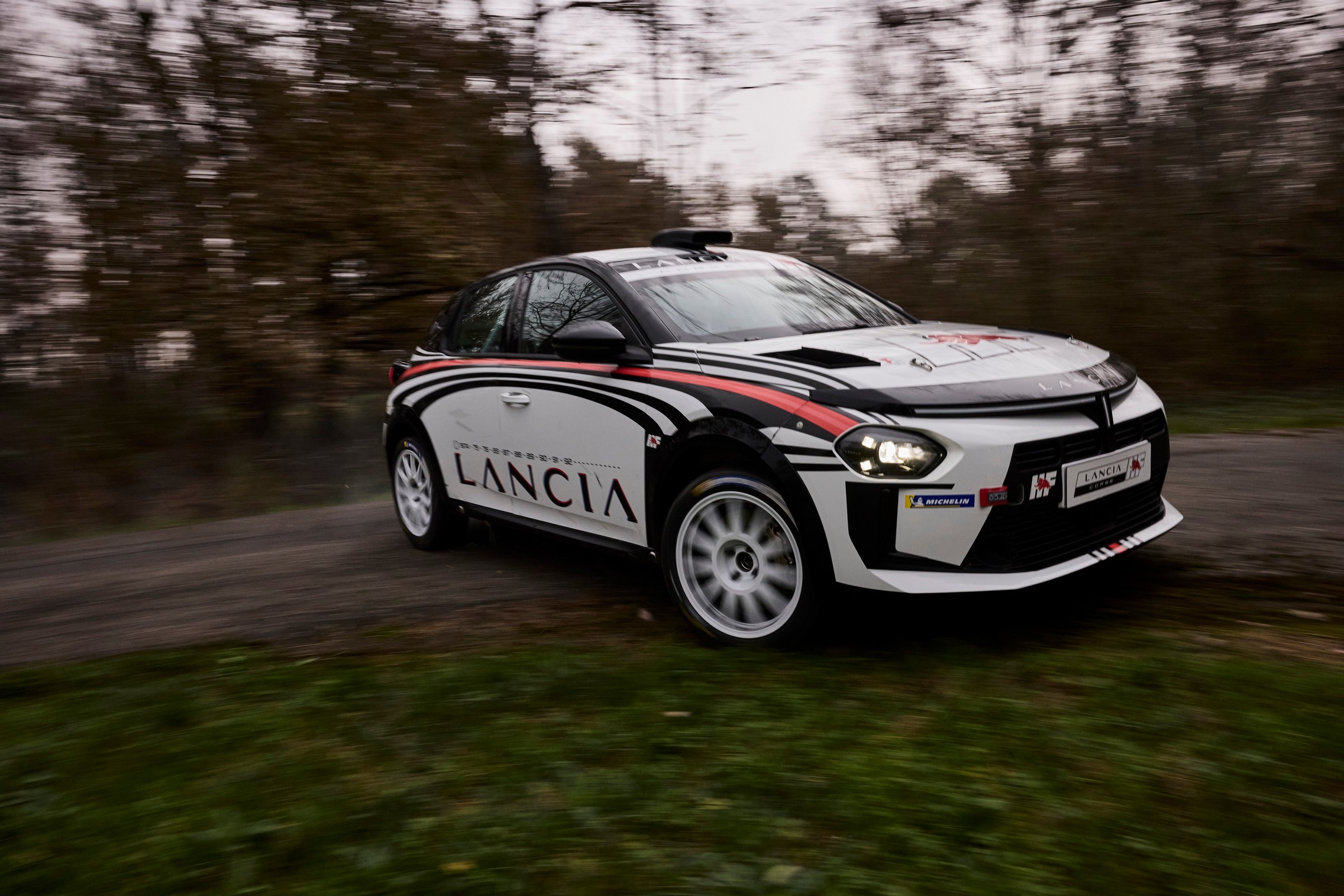 Lancia Ypsilon Rally4 HF 2025: prezzo e info sul Trofeo, dati tecnici ...