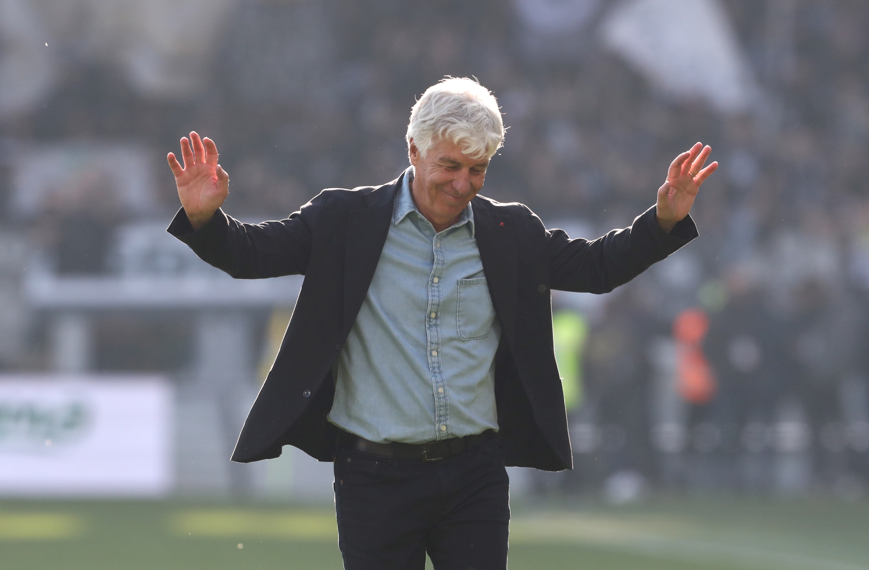 BERGAMO, ITALY - NOVEMBER 10: Gian Piero Gasperini, Head Coach of Atalanta, celebrates after the team's victory in the Serie A match between Atalanta and Udinese at Gewiss Stadium on November 10, 2024 in Bergamo, Italy. (Photo by Marco Luzzani/Getty Images)