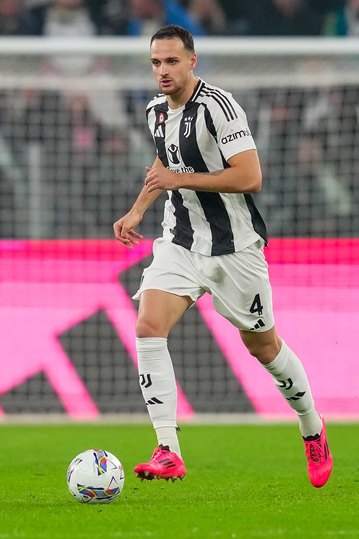 Juventus' Federico Gatti during  the Serie A soccer match between Juventus and Torino at Allianz Stadium in Turin , North Italy - Saturday , November 09 , 2024. Sport - Soccer . (Photo by Spada/Lapresse)