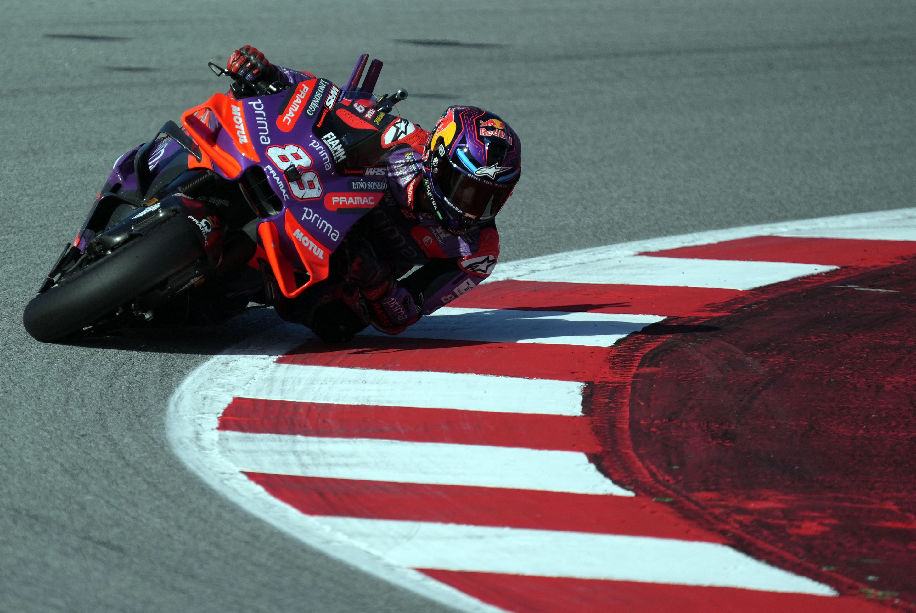 Ducati Spanish rider Jorge Martin rides during the Moto GP qualifying session for the Solidarity Grand Prix of Barcelona at the Circuit de Catalunya on November 16, 2024 in Montmelo on the outskirts of Barcelona. (Photo by Manaure Quintero / AFP)