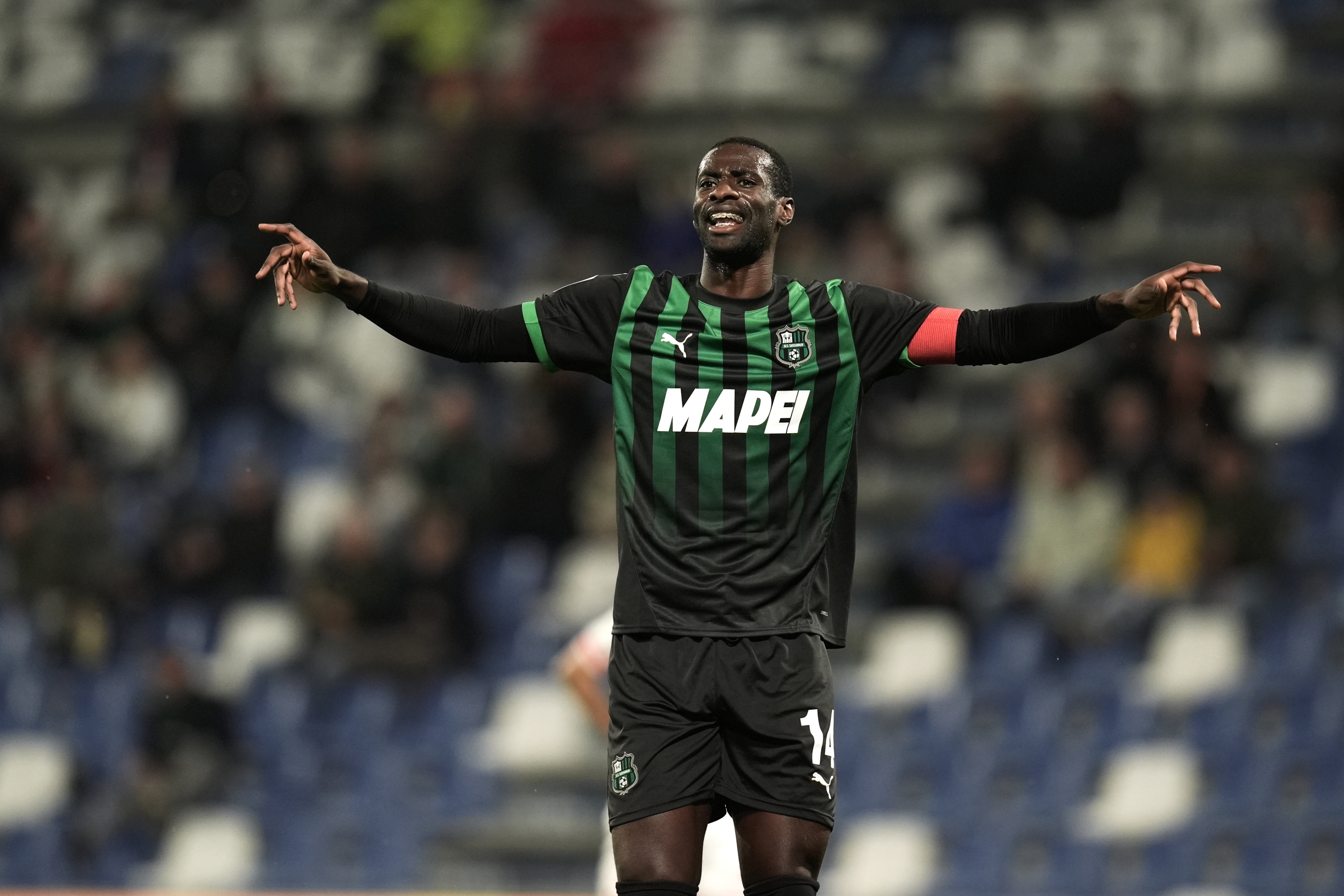 Pedro Obiang di Sassuolo grida istruzioni ai suoi compagni di squadra durante la partita della Serie BKT 2024/2025 tra Sassuolo e Mantova allo Stadio Mapei Città del Tricolore - Sport, Calcio - Reggio Emilia, Italia - Domenica 3 novembre 2024 (Foto di massimo Paolone/LaPresse )