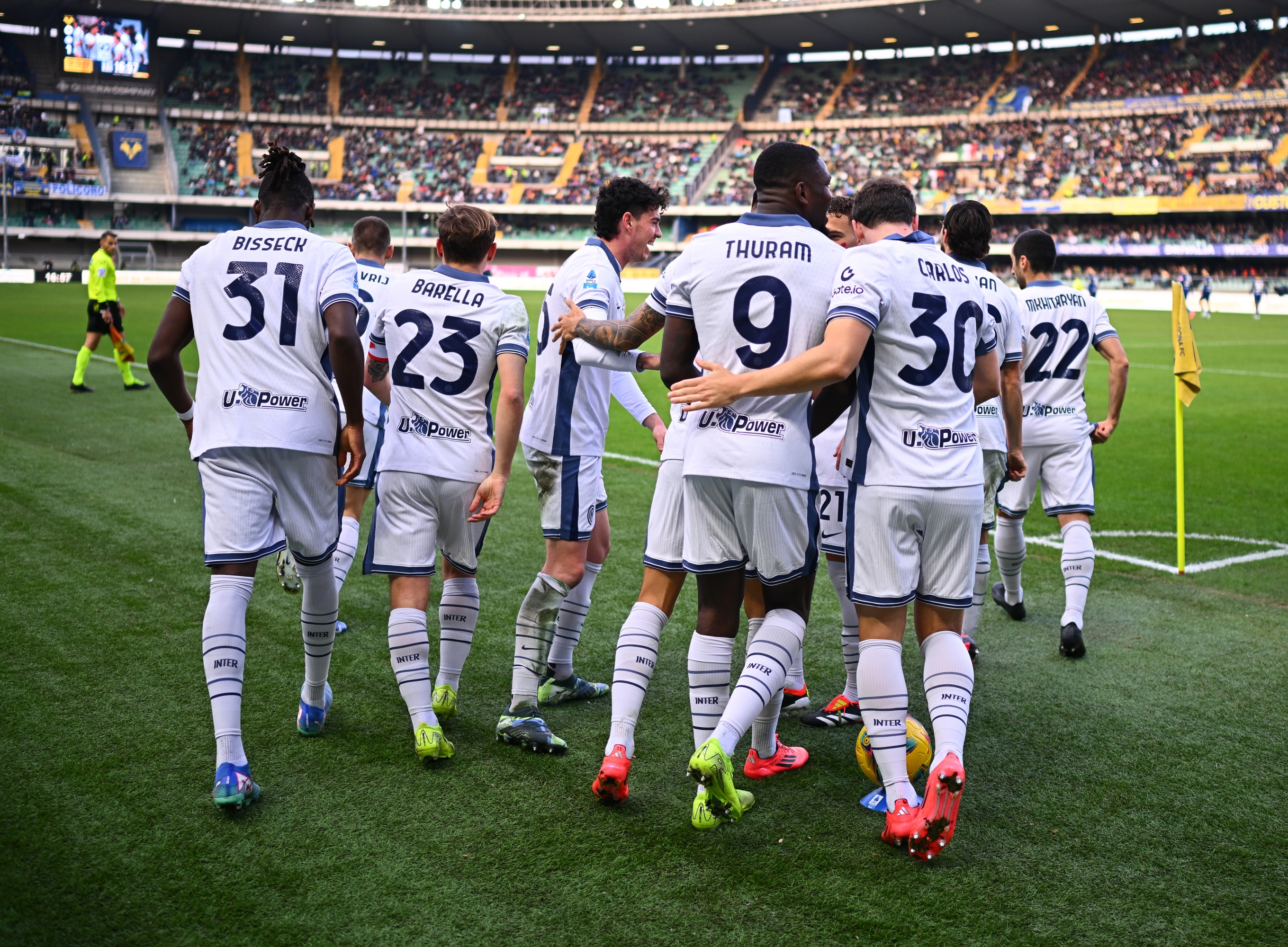 VERONA, ITALY - NOVEMBER 23:  Marcus Thuram of FC Internazionale celebrates with team-mates after scoring the goal during the Serie A match between Verona and FC Internazionale at Stadio Marcantonio Bentegodi on November 23, 2024 in Verona, Italy. (Photo by Mattia Ozbot - Inter/Inter via Getty Images)